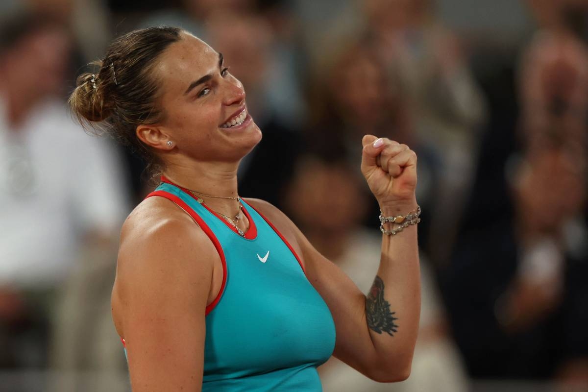 Sabalenka Triumphs Over Swiatek at French Open, Sets Up Final Clash with Gauff