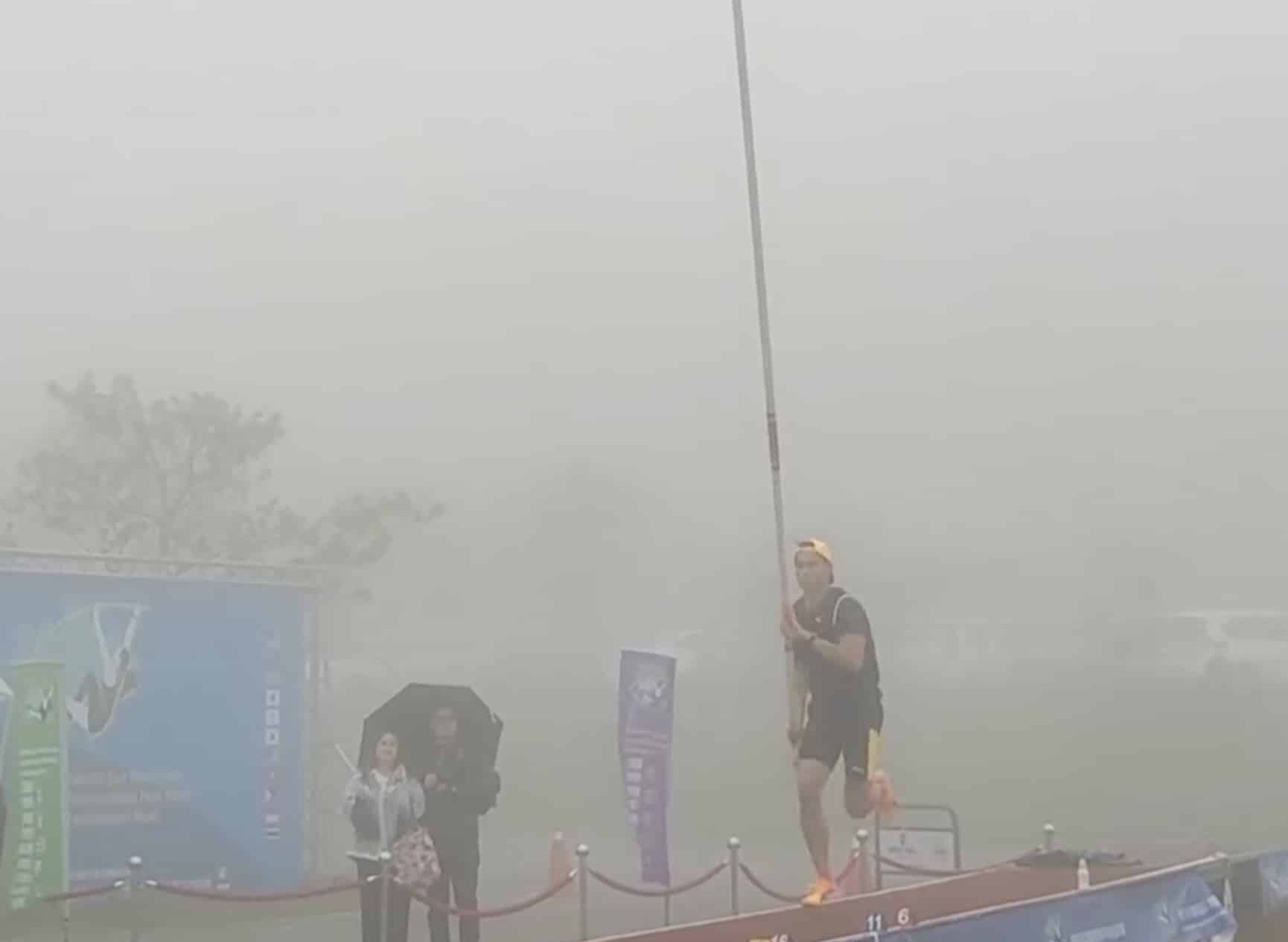 EJ Obiena Triumphs in Foggy Taiwan, Secures Gold at International Pole Vault Championship