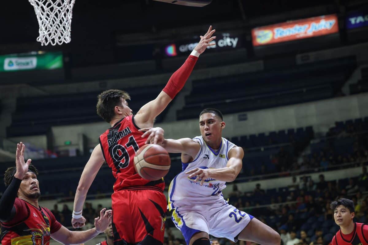 Lucero and Veterans Propel Magnolia to Early Lead in PBA Philippine Cup