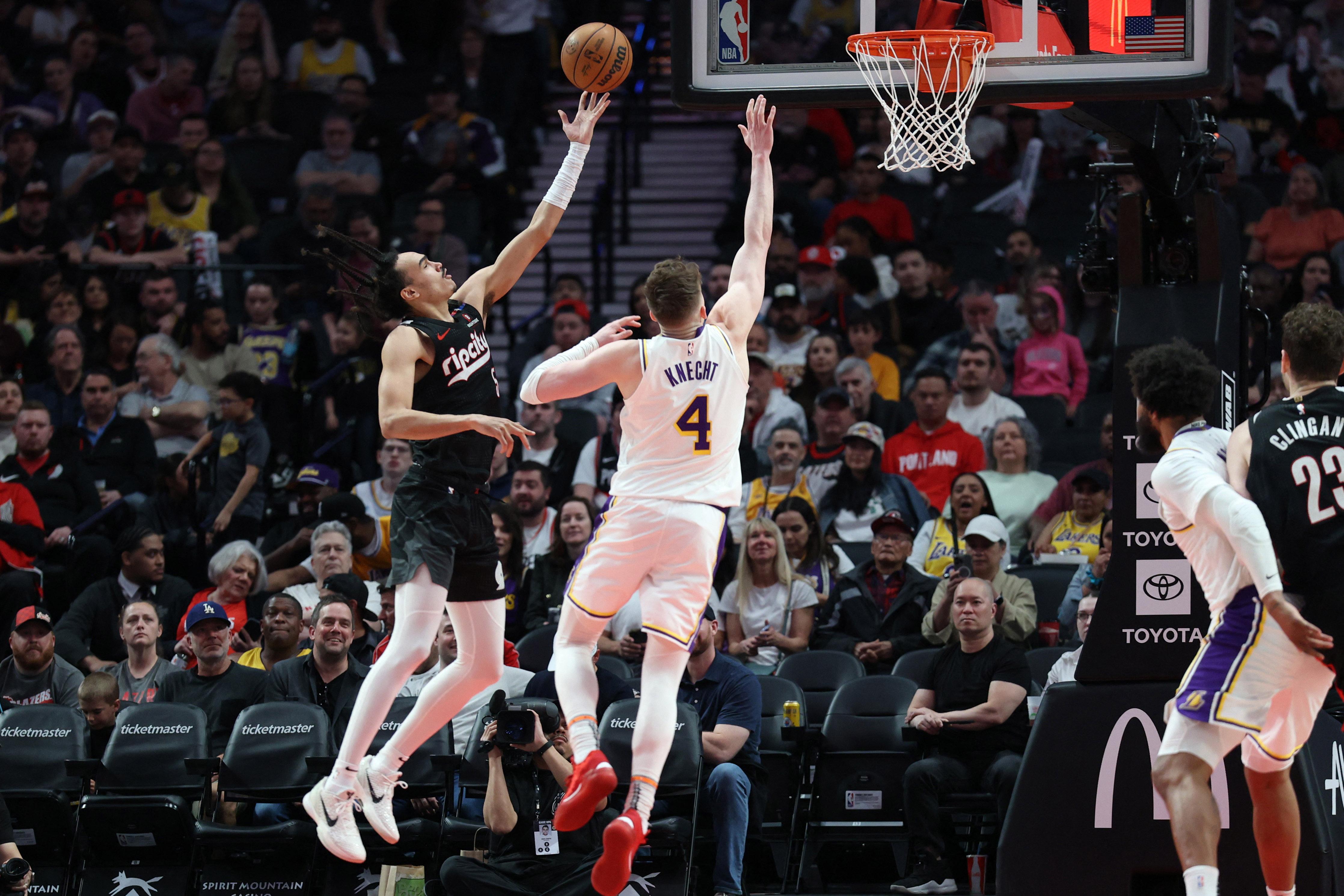Trail Blazers Triumph Over Lakers in Season Finale, Banton Shines with 23 Points