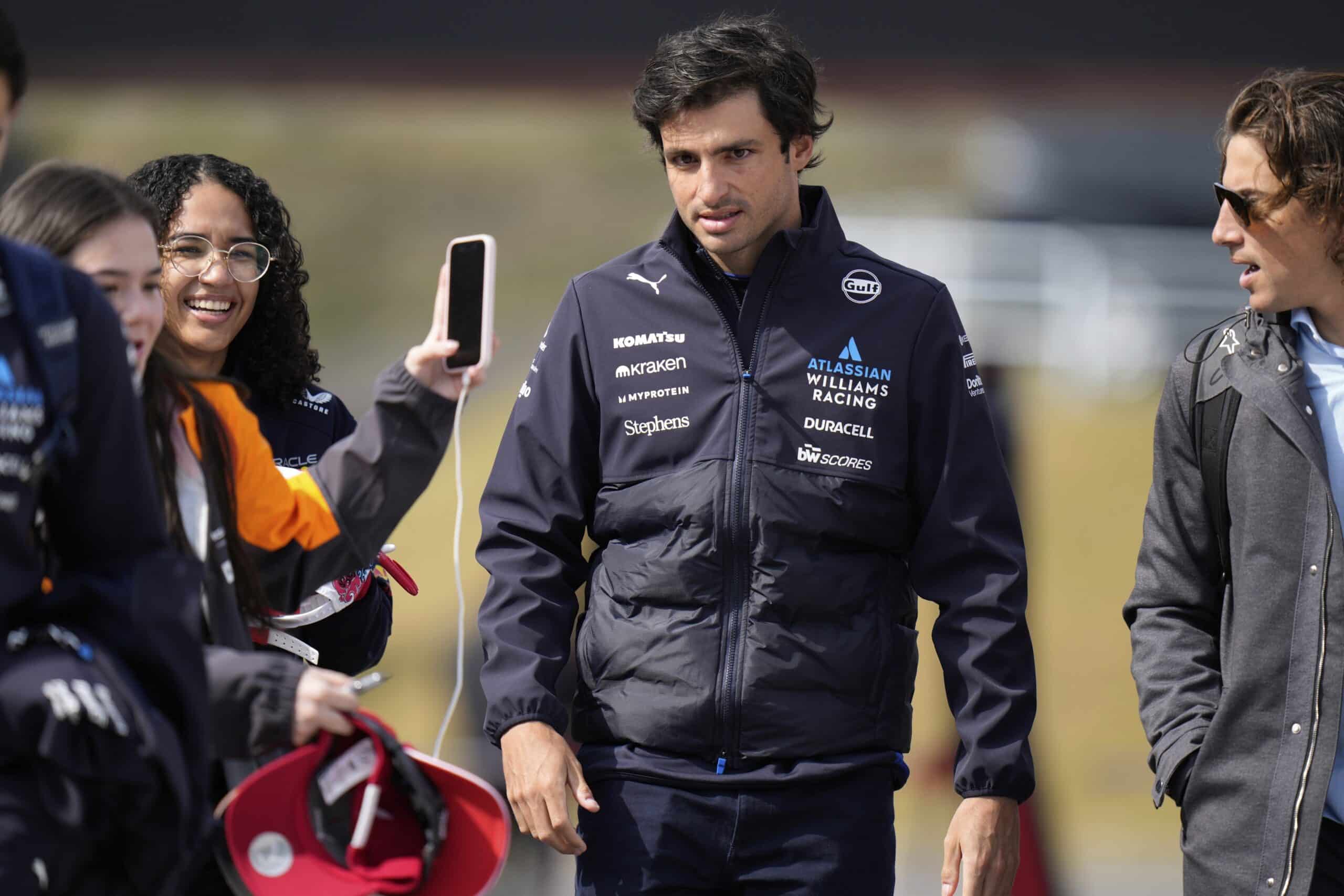 Carlos Sainz Penalized: Drops Three Grid Spots for Blocking Lewis Hamilton at Japanese GP
