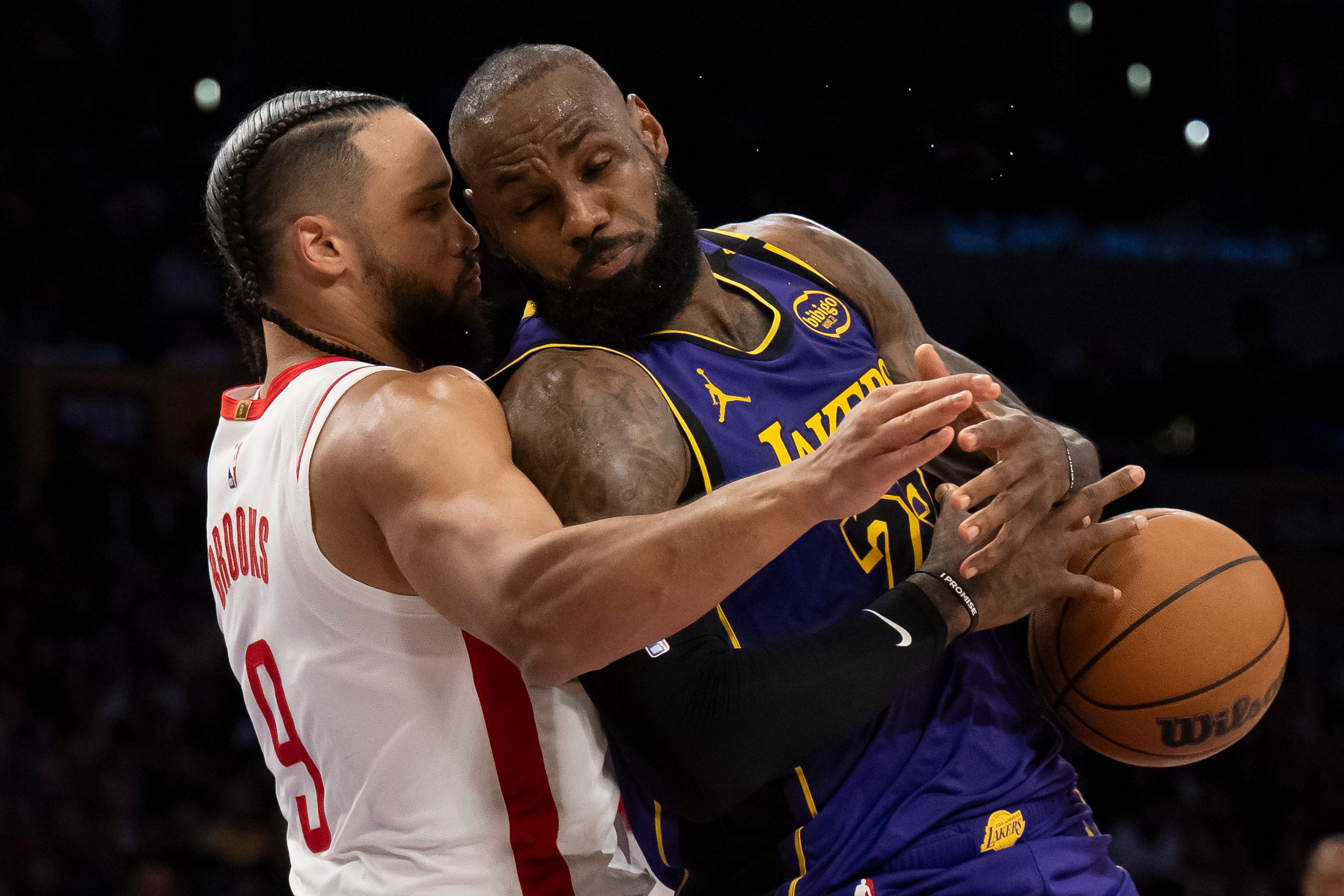 Lakers Edge Out Rockets in Tight Contest; Hornets End Skid Against Jazz