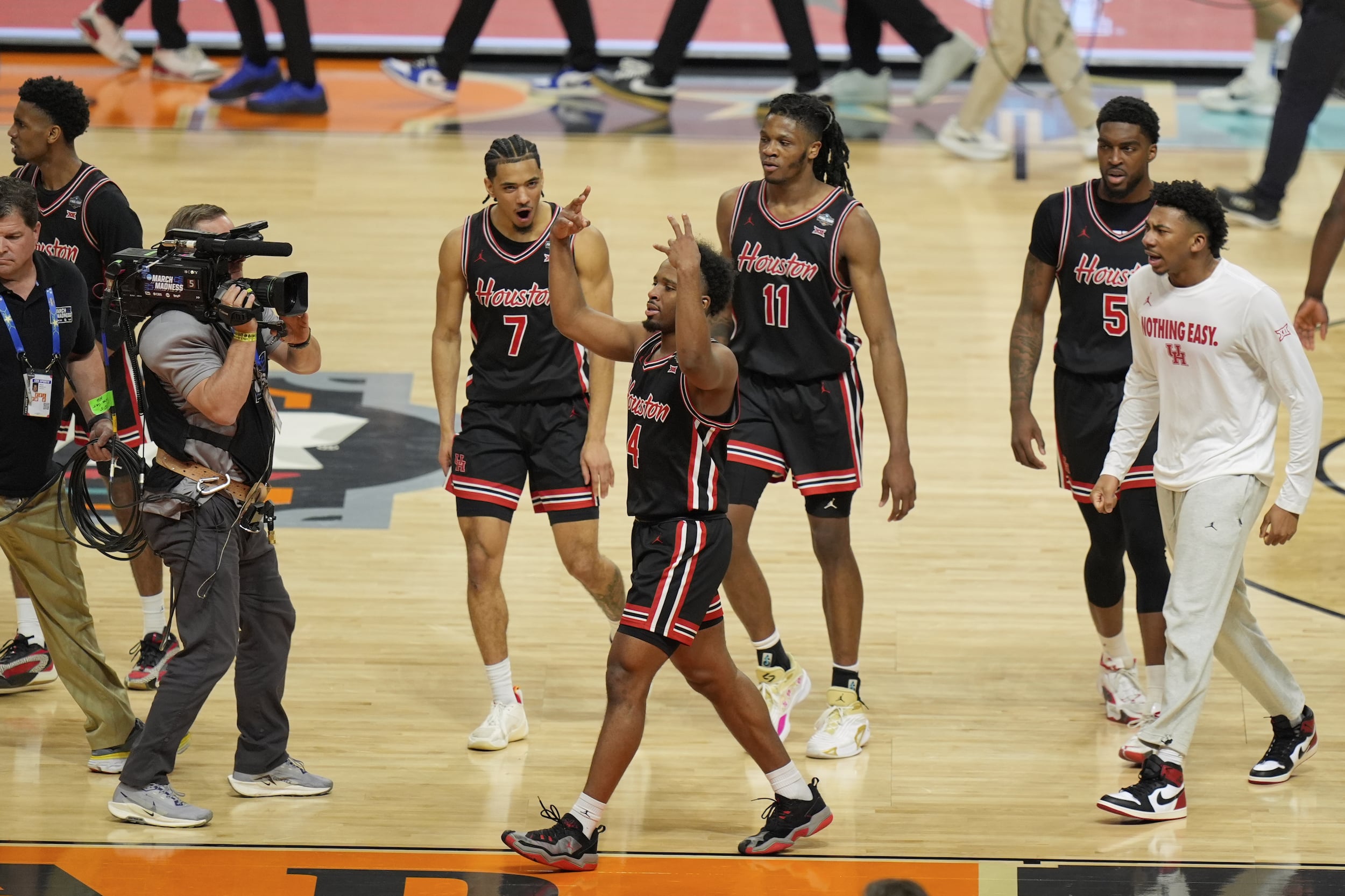 Houston's Dramatic Comeback Defeats Duke, Eyes NCAA Championship