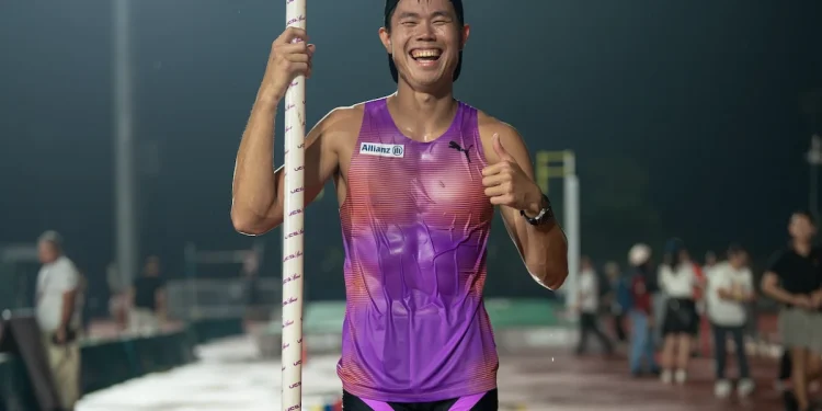 EJ Obiena Soars to Season-Best Height at Patafa Pole Vault Challenge