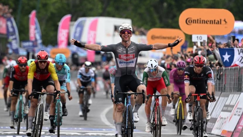 Kaden Groves Claims Victory in Chaotic Giro d'Italia Stage Amidst Wet Weather Crash