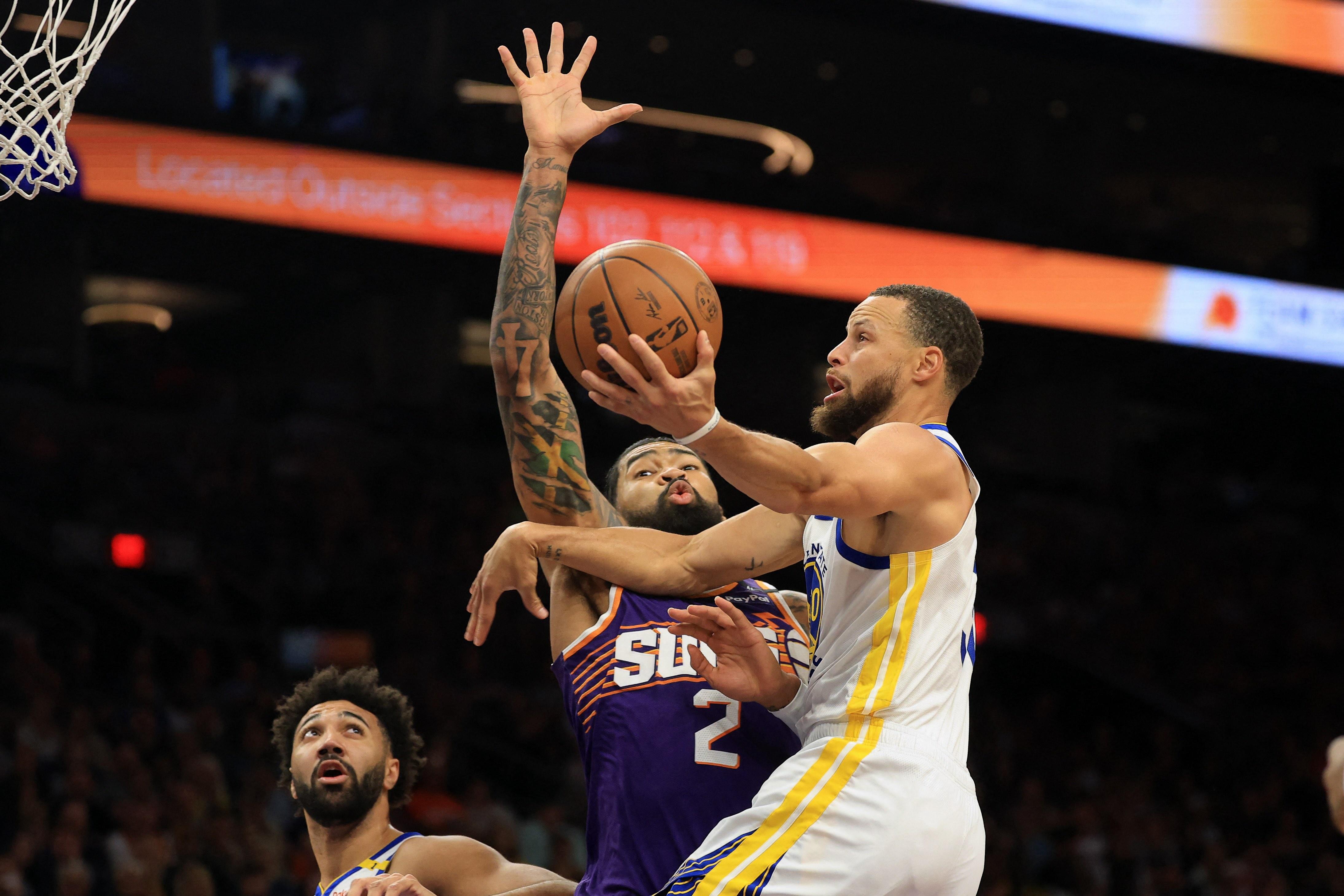 Curry's Stellar Performance Pushes Warriors Closer to Playoffs, Suns Teeter on Elimination
