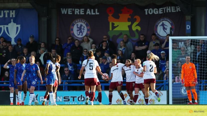 Chelsea's WSL Lead Tested: Draw with West Ham Keeps Them at the Top