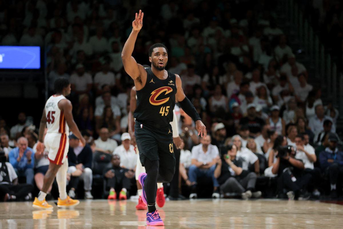 Cleveland Cavaliers Dominate Miami Heat, Take Commanding 3-0 Lead in NBA Playoffs