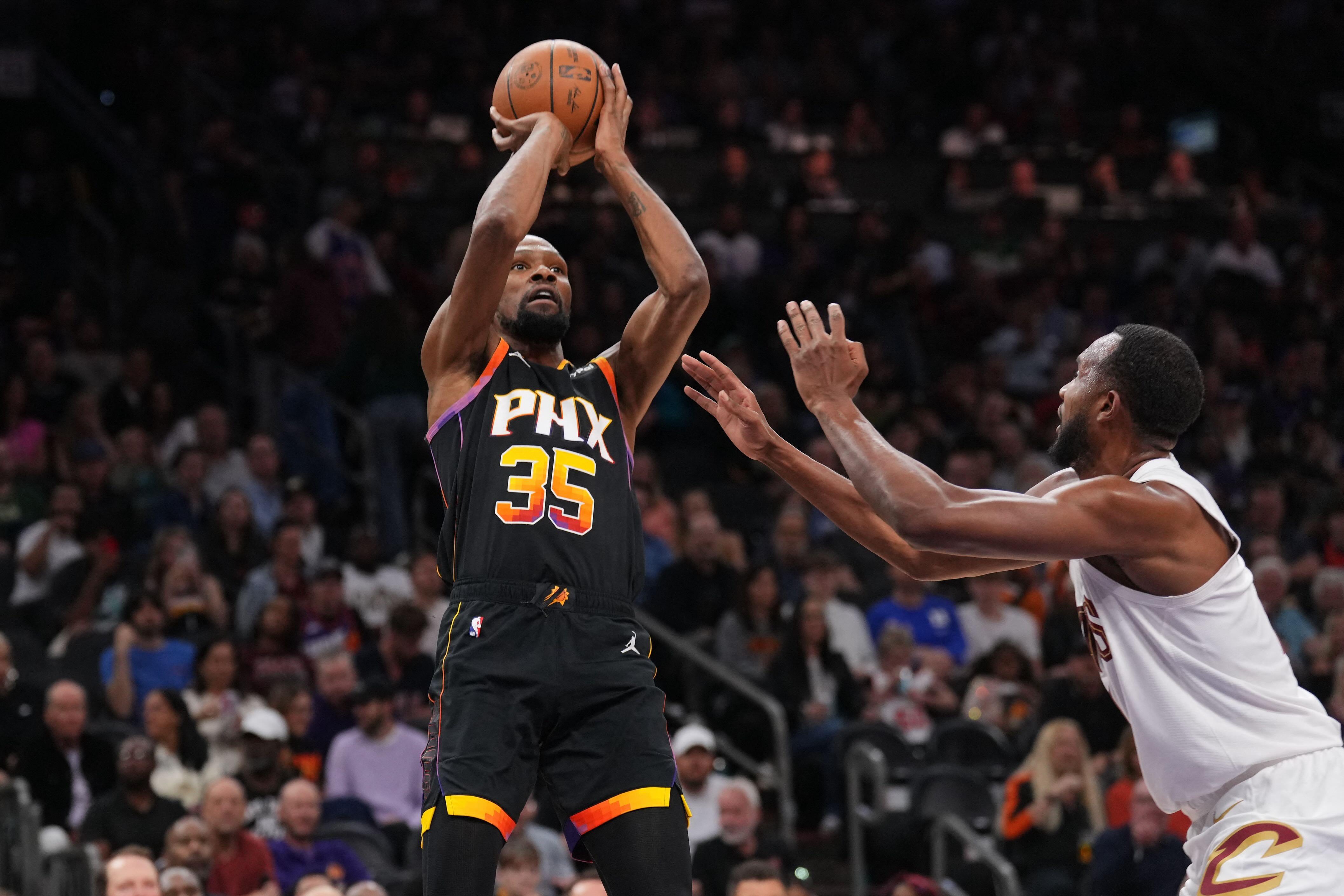 NBA: Kevin Durant delivers 42 points as Suns take down Cavaliers