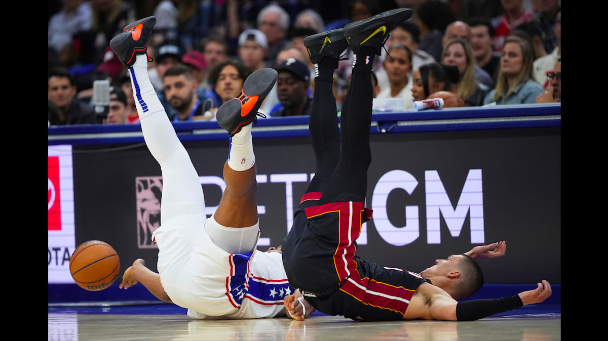 Herro scores 30 points to lead Heat over eliminated 76ers