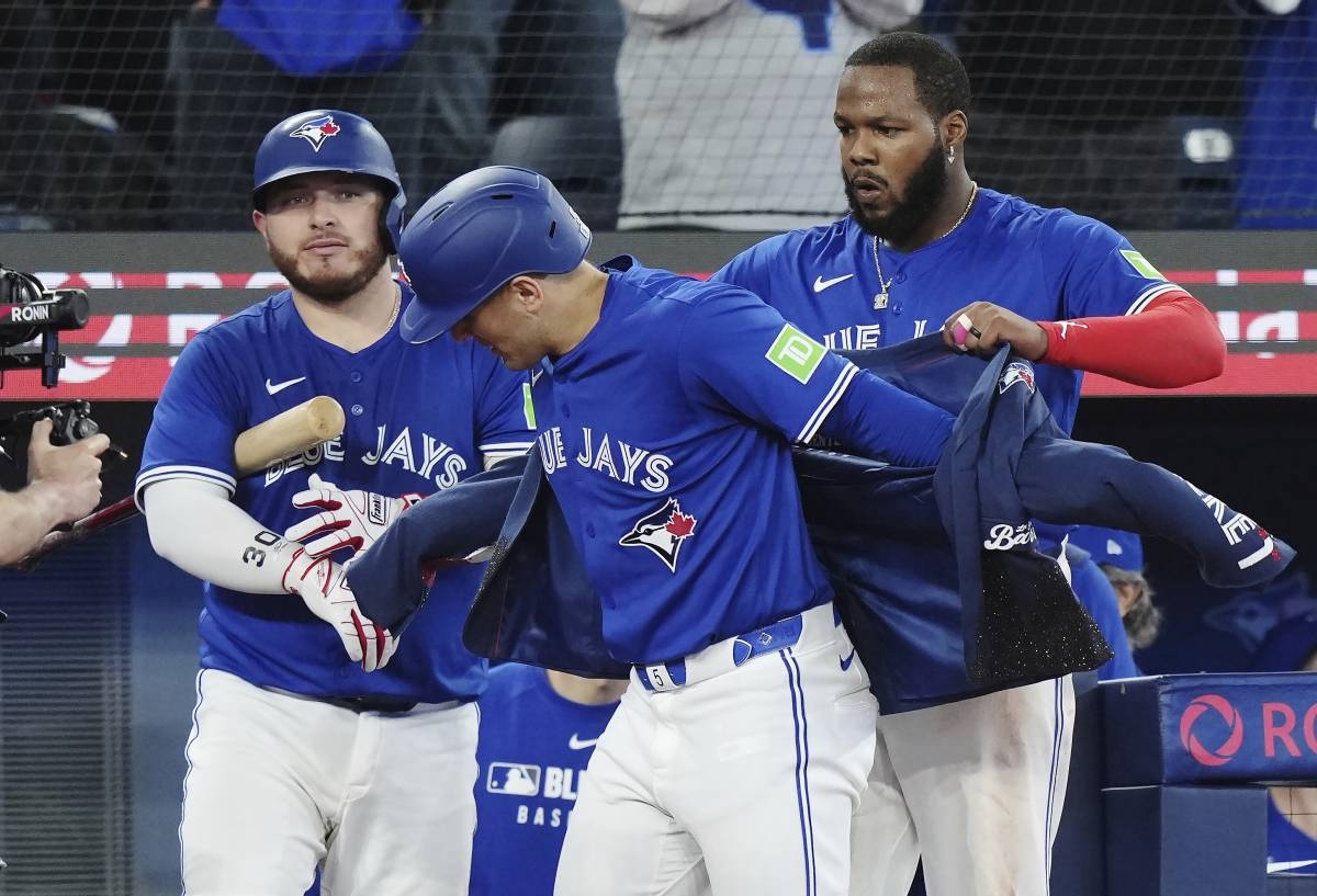Daulton Varsho's Grand Slam Powers Blue Jays to Dominant Victory Over Padres