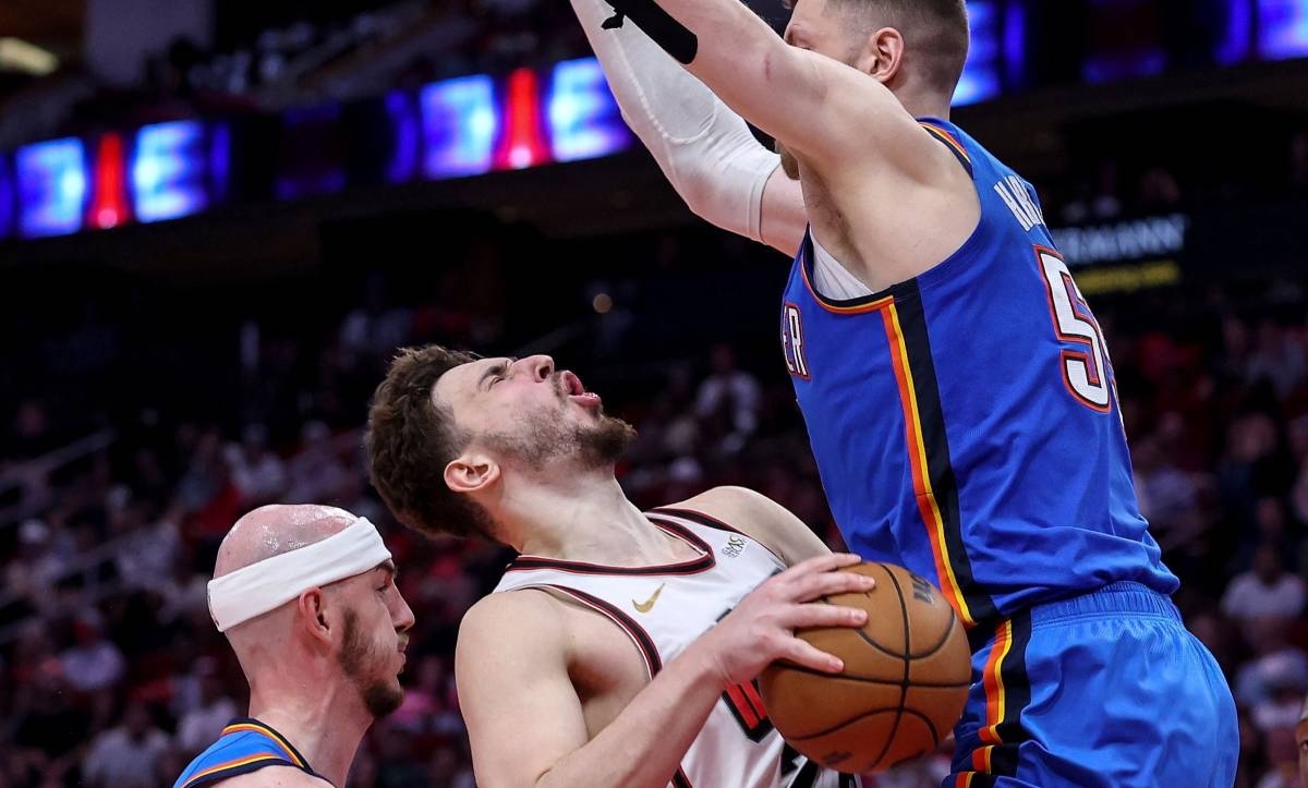 Houston Rockets End Thunder's Winning Streak with Stellar Performance; Celtics Set NBA Record