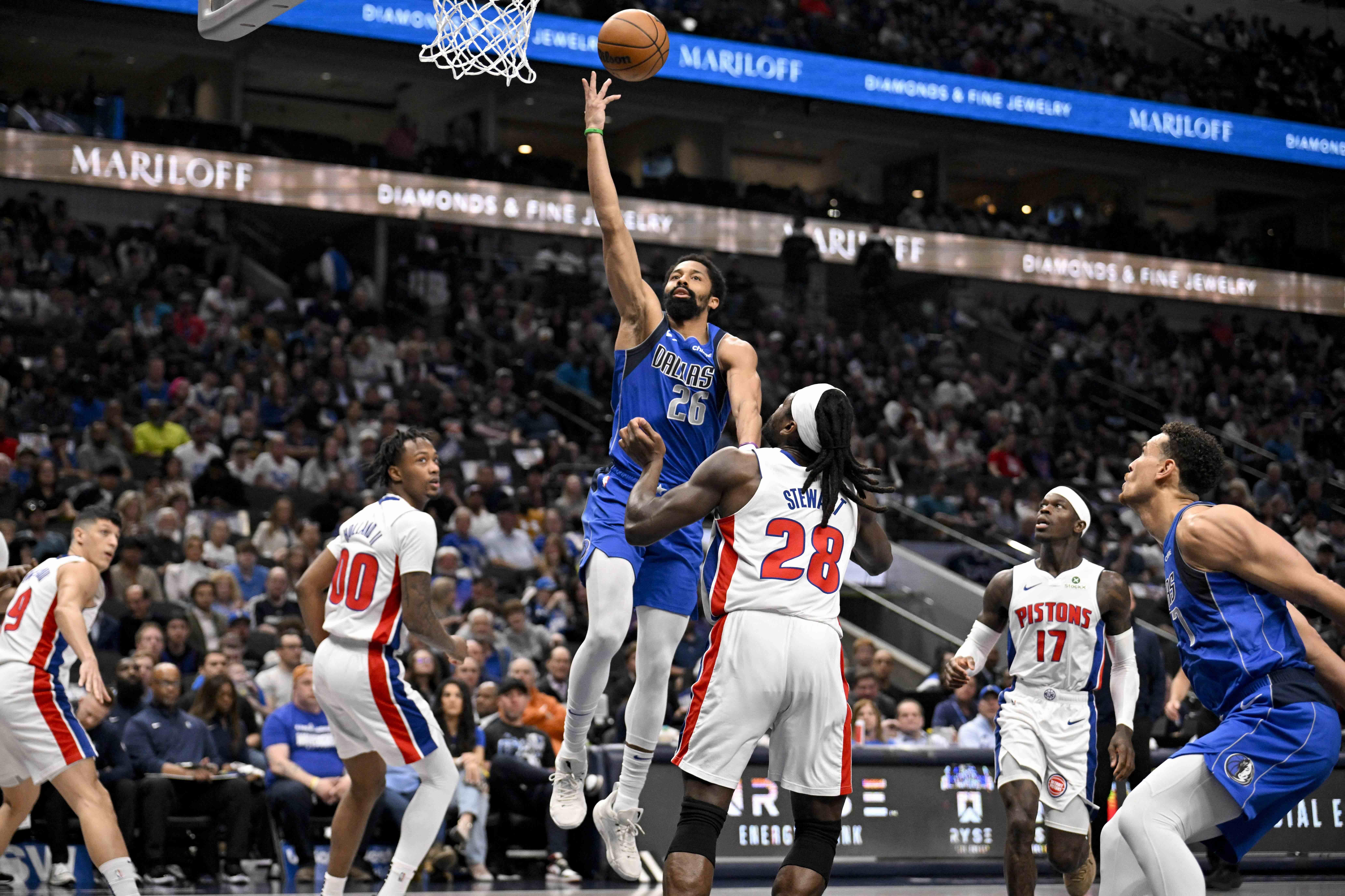 NBA: Mavericks end 4-game skid by dumping Pistons