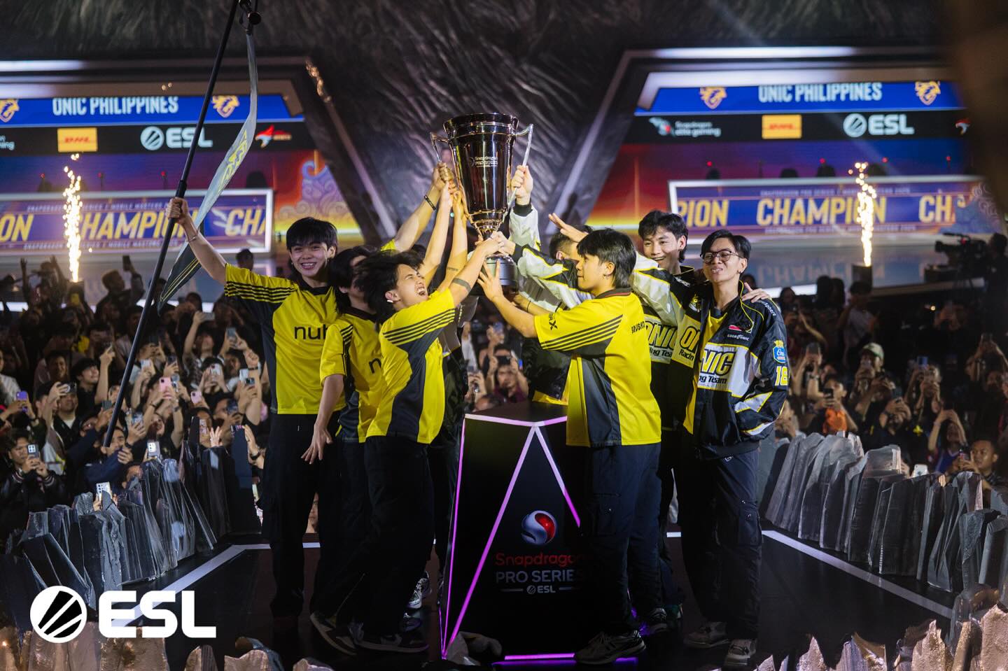 Onic Philippines Dominates RRQ Hoshi to Claim Victory at ESL Snapdragon Mobile Masters