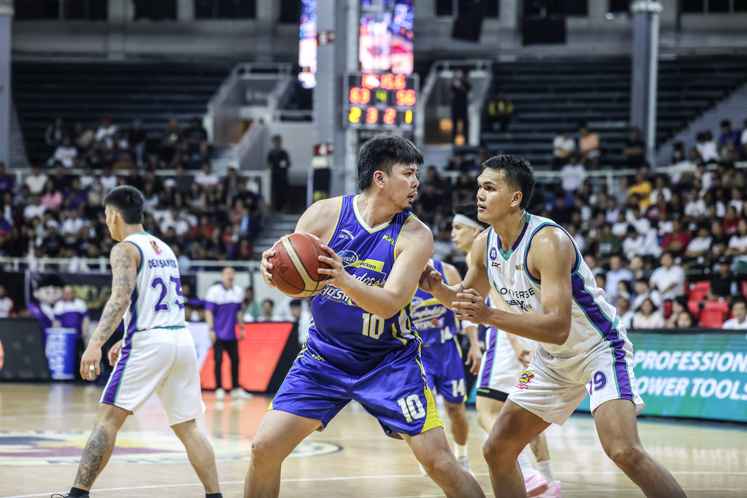 Magnolia Hotshots Surge Ahead in Fourth Quarter to Dominate Converge in PBA Philippine Cup