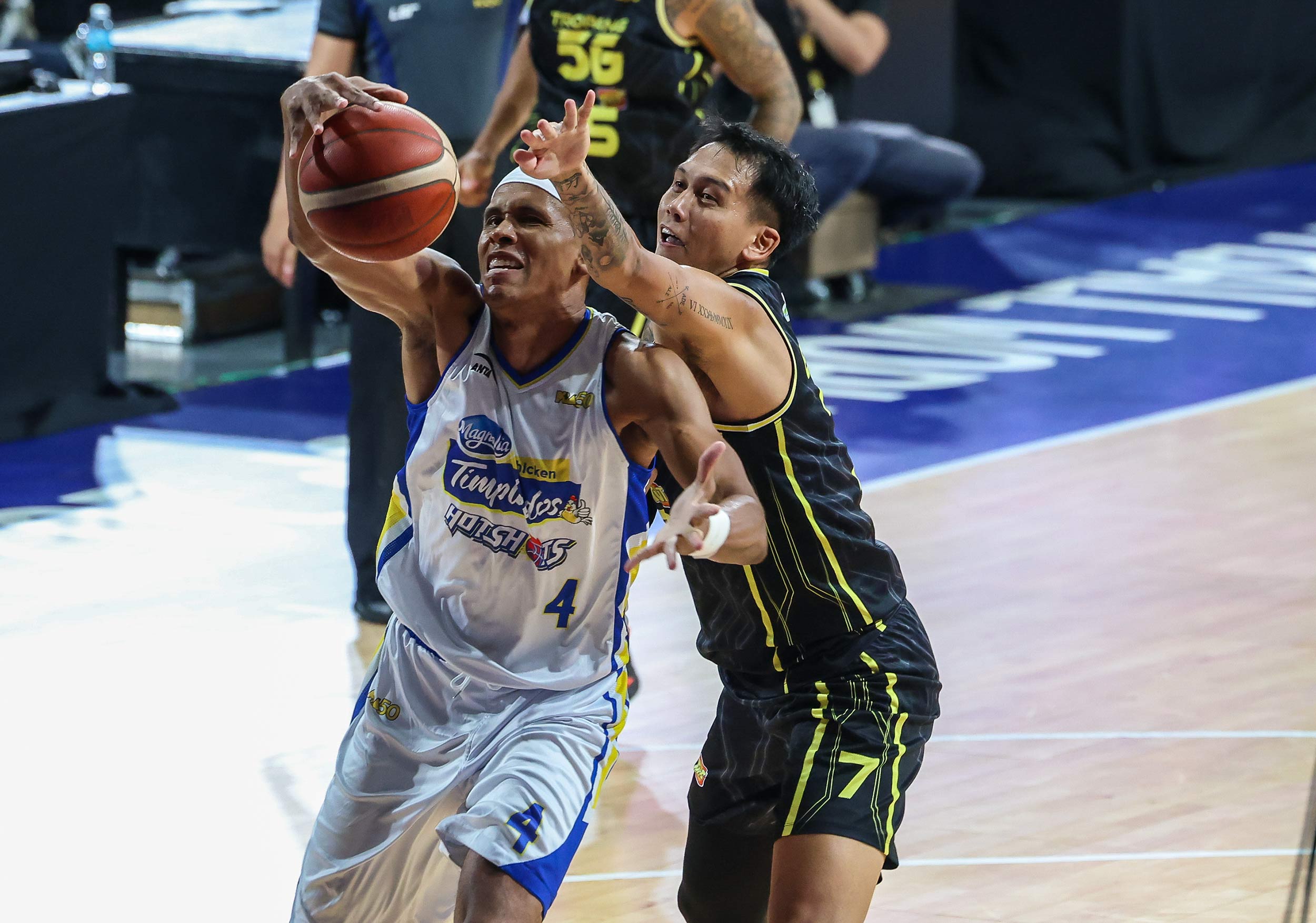 Magnolia Clinches Playoff Edge with Narrow Victory Over TNT in PBA Philippine Cup