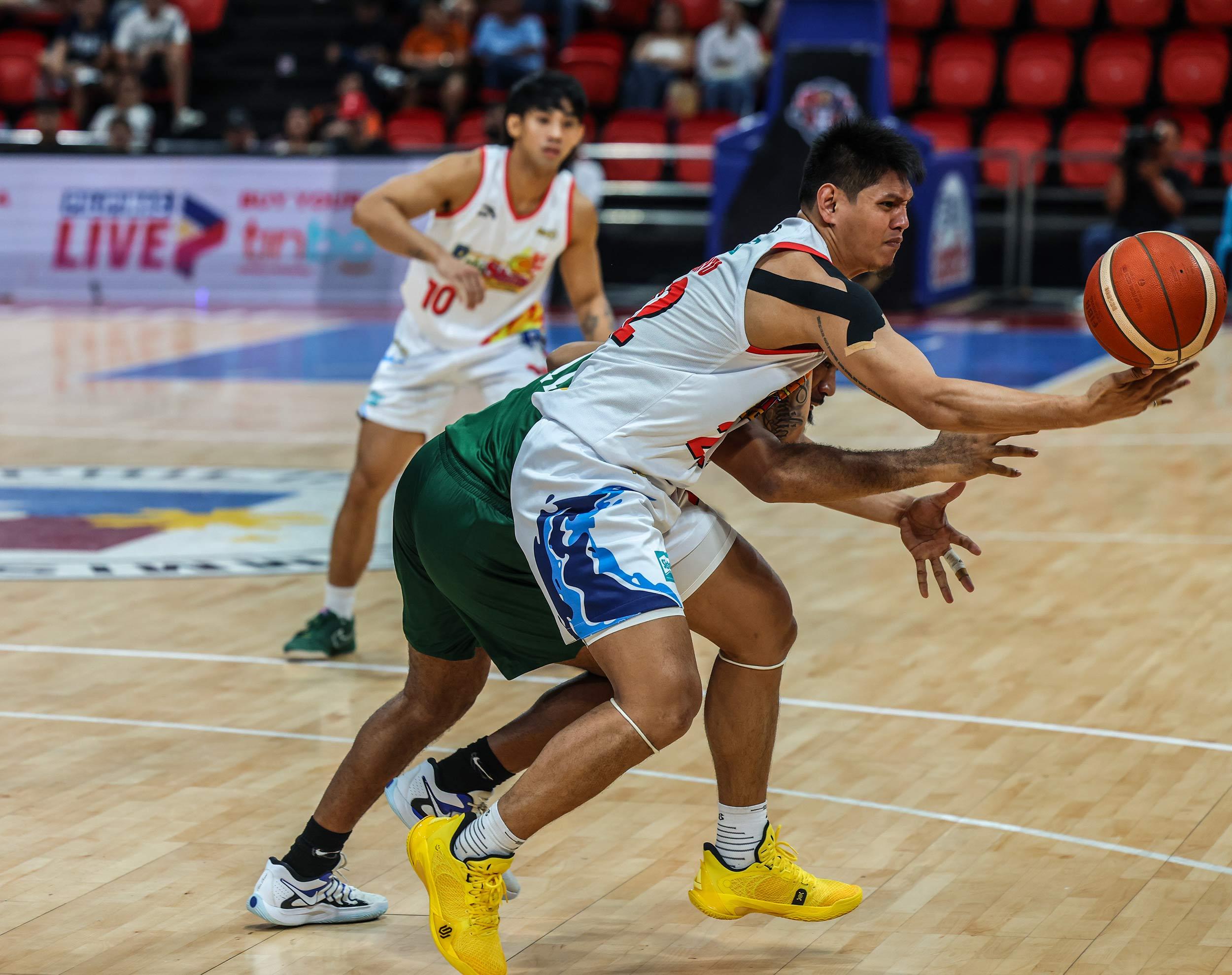 Rain or Shine Overcomes Terrafirma's Late Surge to Boost Playoff Chances in PBA