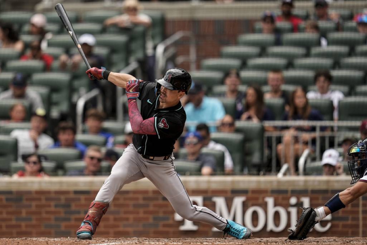 Diamondbacks' Dramatic Ninth Inning Surge Sweeps Braves in Thrilling Series