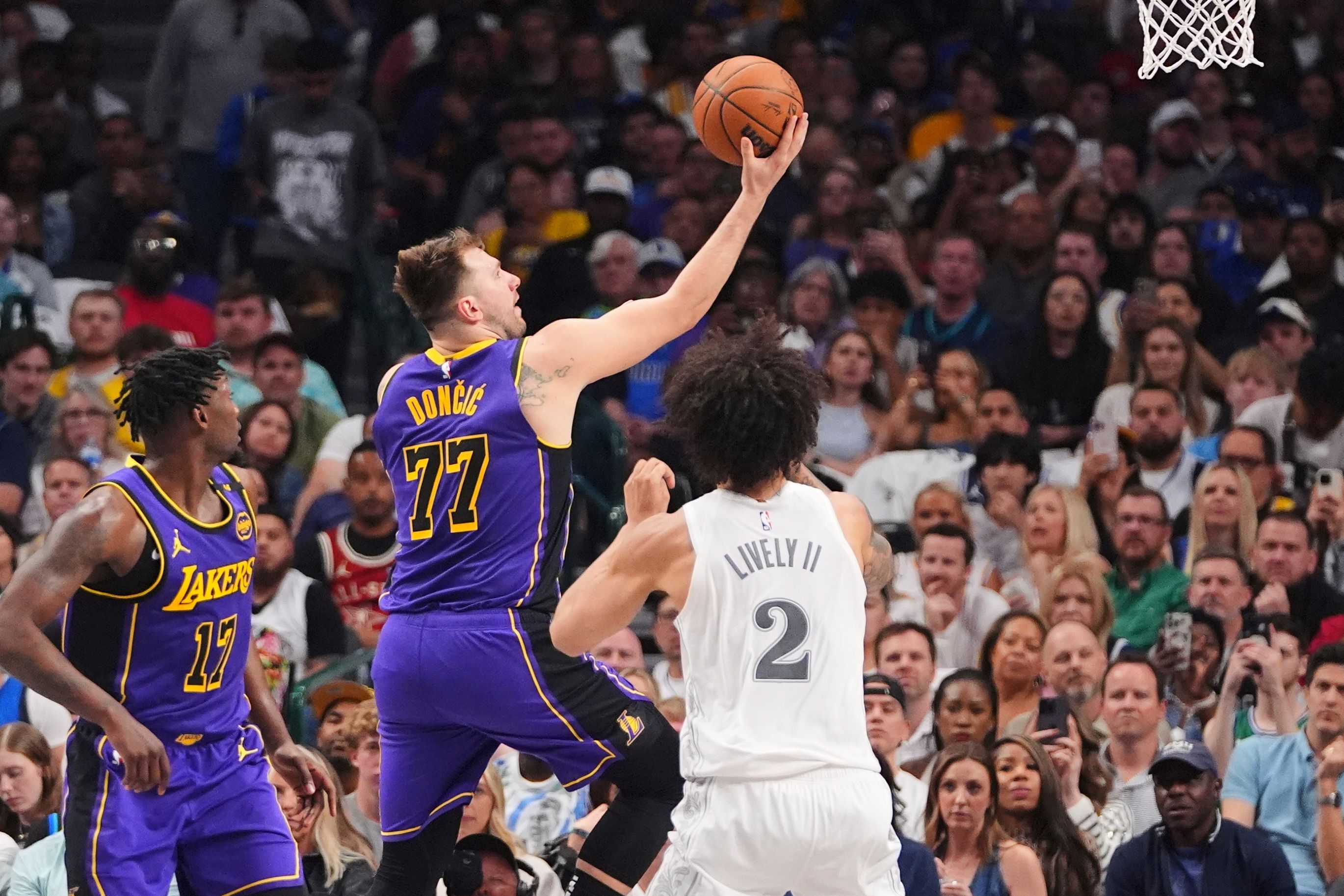 Luka Doncic's 45-Point Spectacle in Dallas Fuels Lakers' Playoff Berth
