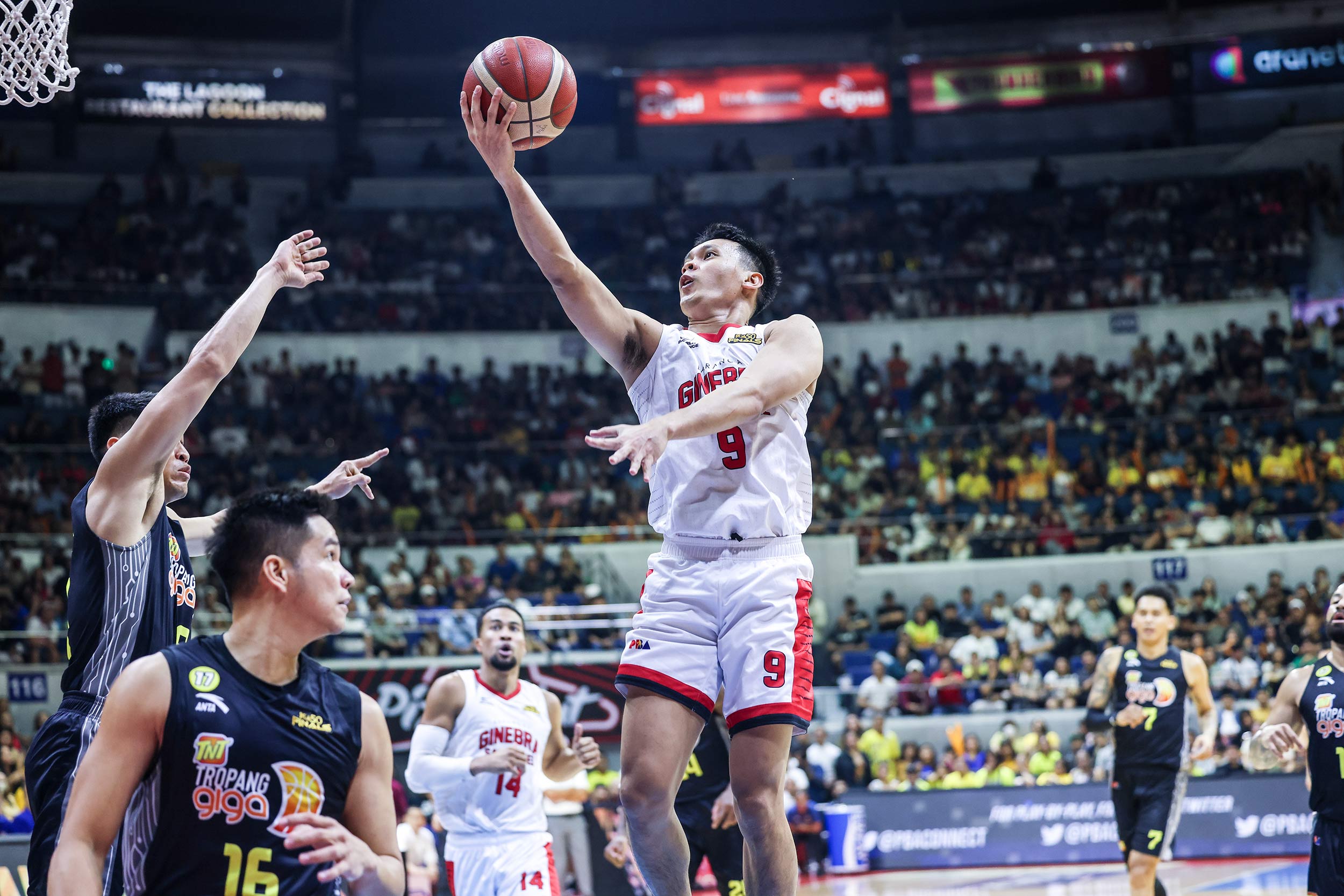 Thompson-Brownlee magic works as Barangay Ginebra nears PBA Commissioner's Cup title
