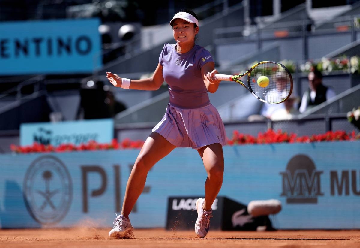 Philippine's Alex Eala Falls to Iga Swiatek in Thrilling Three-Set Battle at Madrid Open