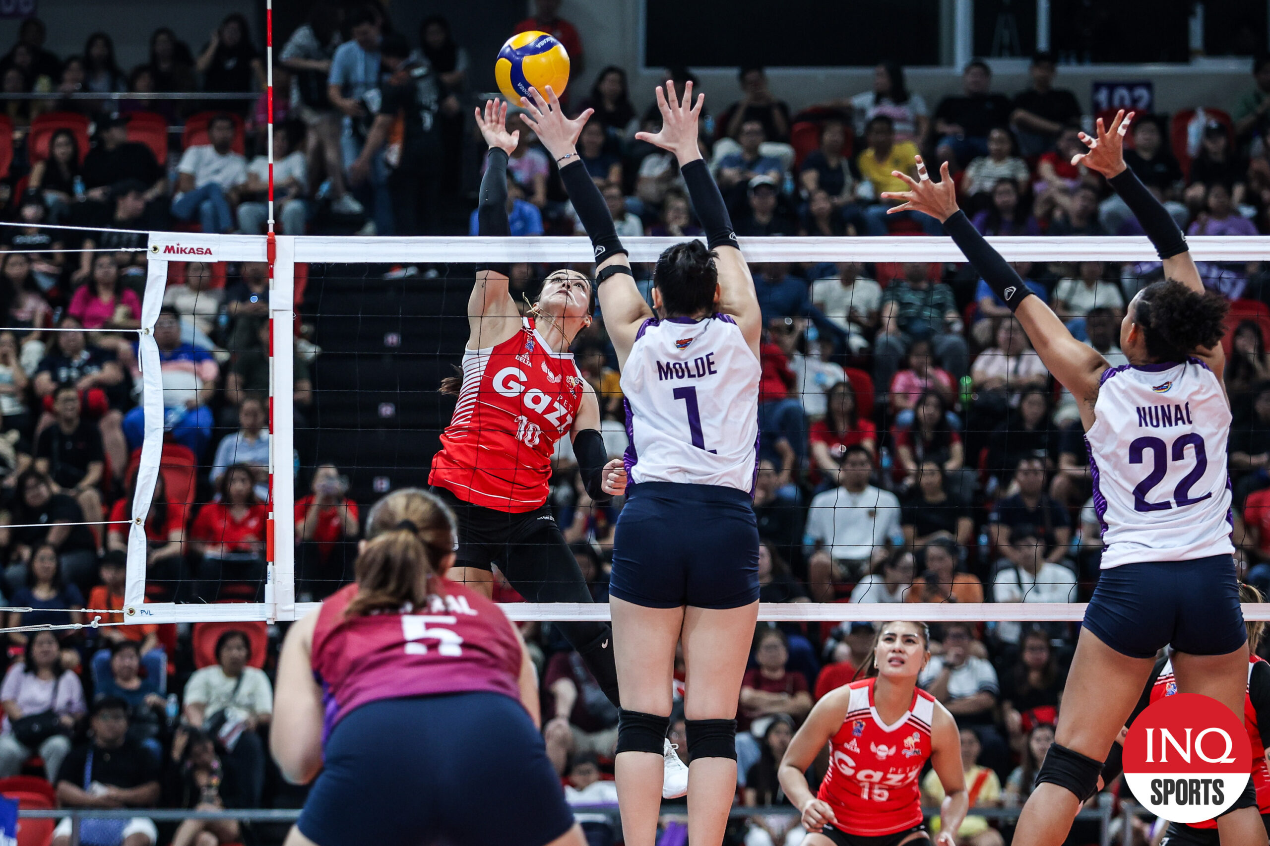 Petro Gazz's Van Sickle and Pablo Aim for Finals with Stellar Two-Way Play