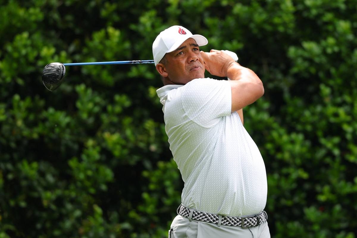 Vegas Soars to PGA Lead with Stellar Finish