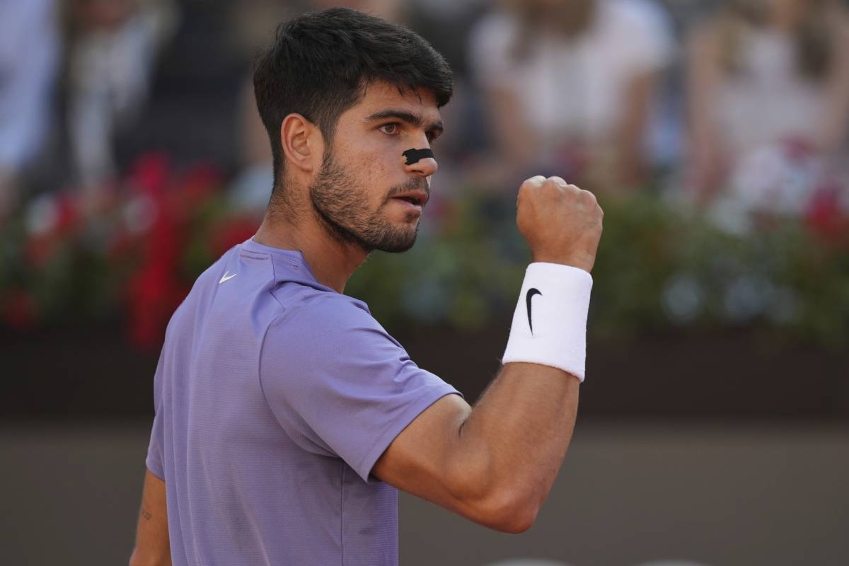 Carlos Alcaraz Triumphs Over Jannik Sinner to Claim Italian Open Title