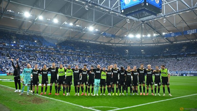 Deutsche Bahn Mocks Low Fan Turnout for Bundesliga Playoff with Single-Carriage Train Joke