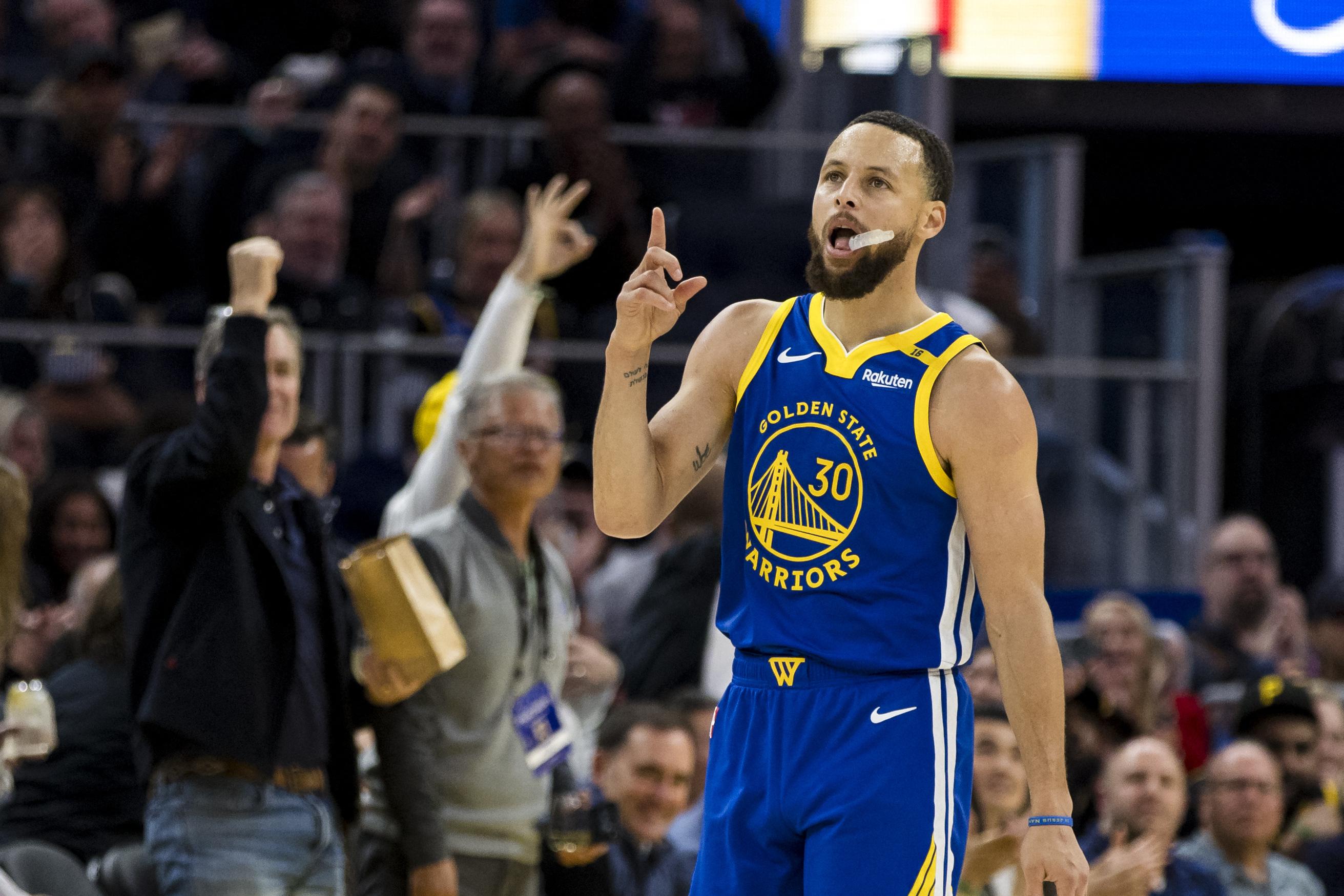 Curry's 52-Point Masterclass Propels Warriors Past Grizzlies, Secures Fifth Place in West