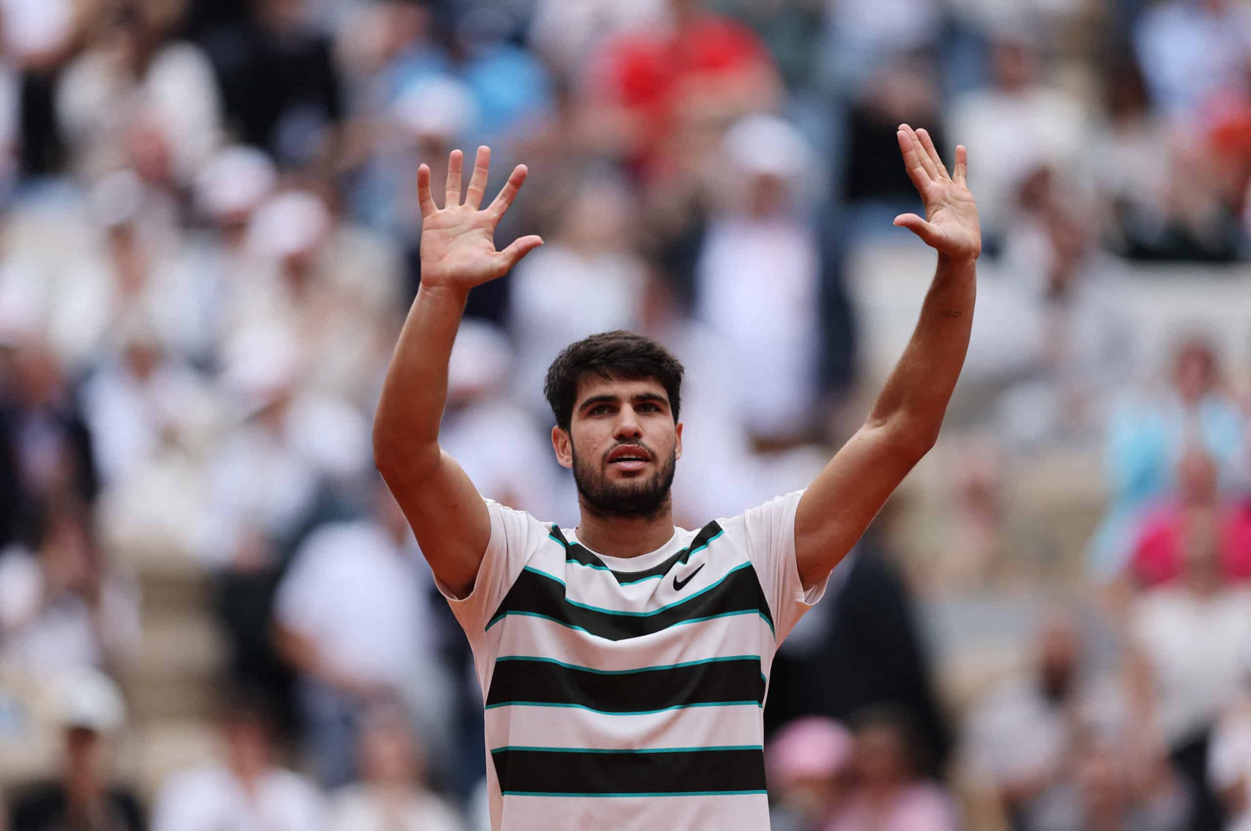 Carlos Alcaraz Dominates First Round at French Open, Advances to Face Marozsan