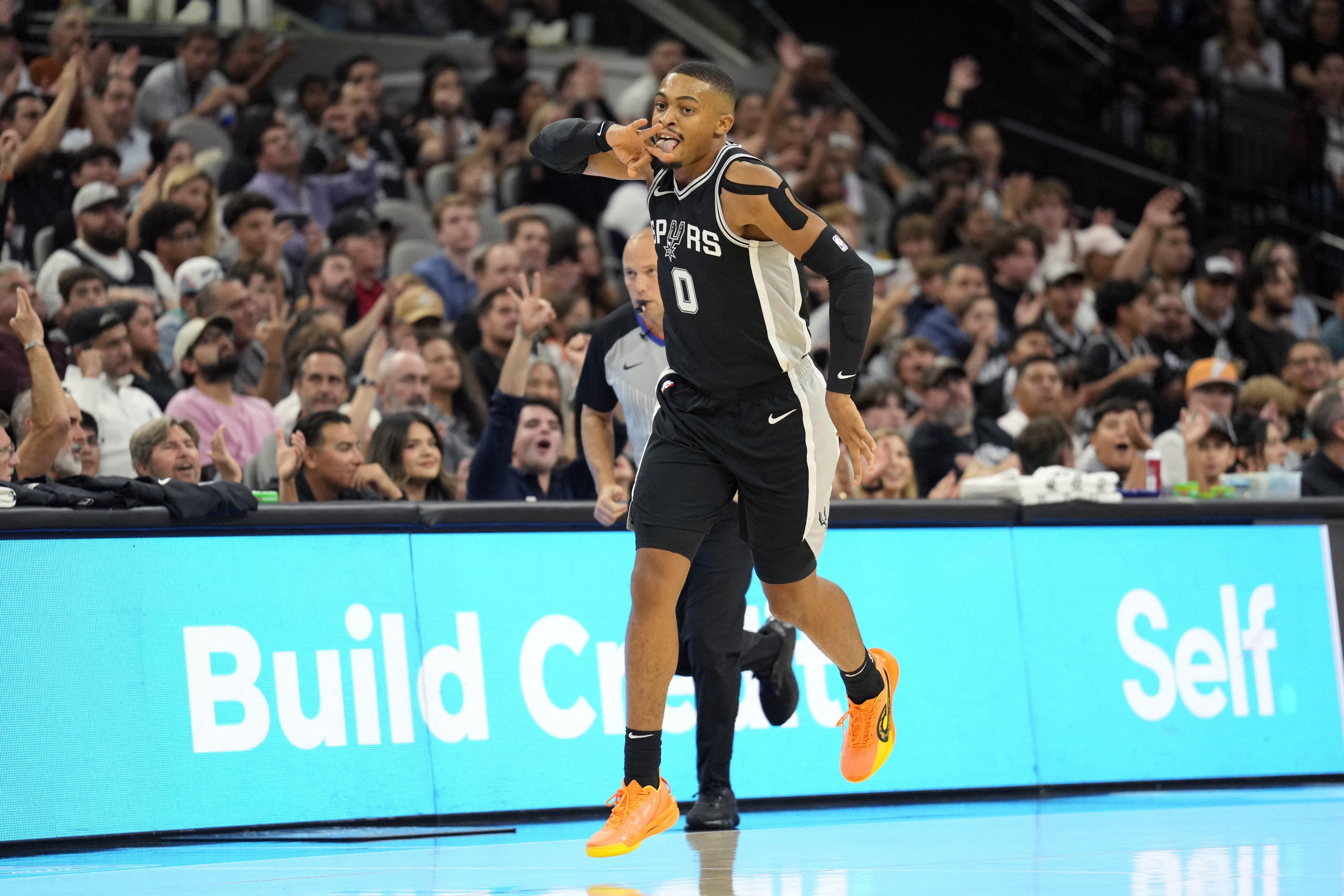 Spurs Stage Remarkable Comeback to Defeat Raptors in Season Finale