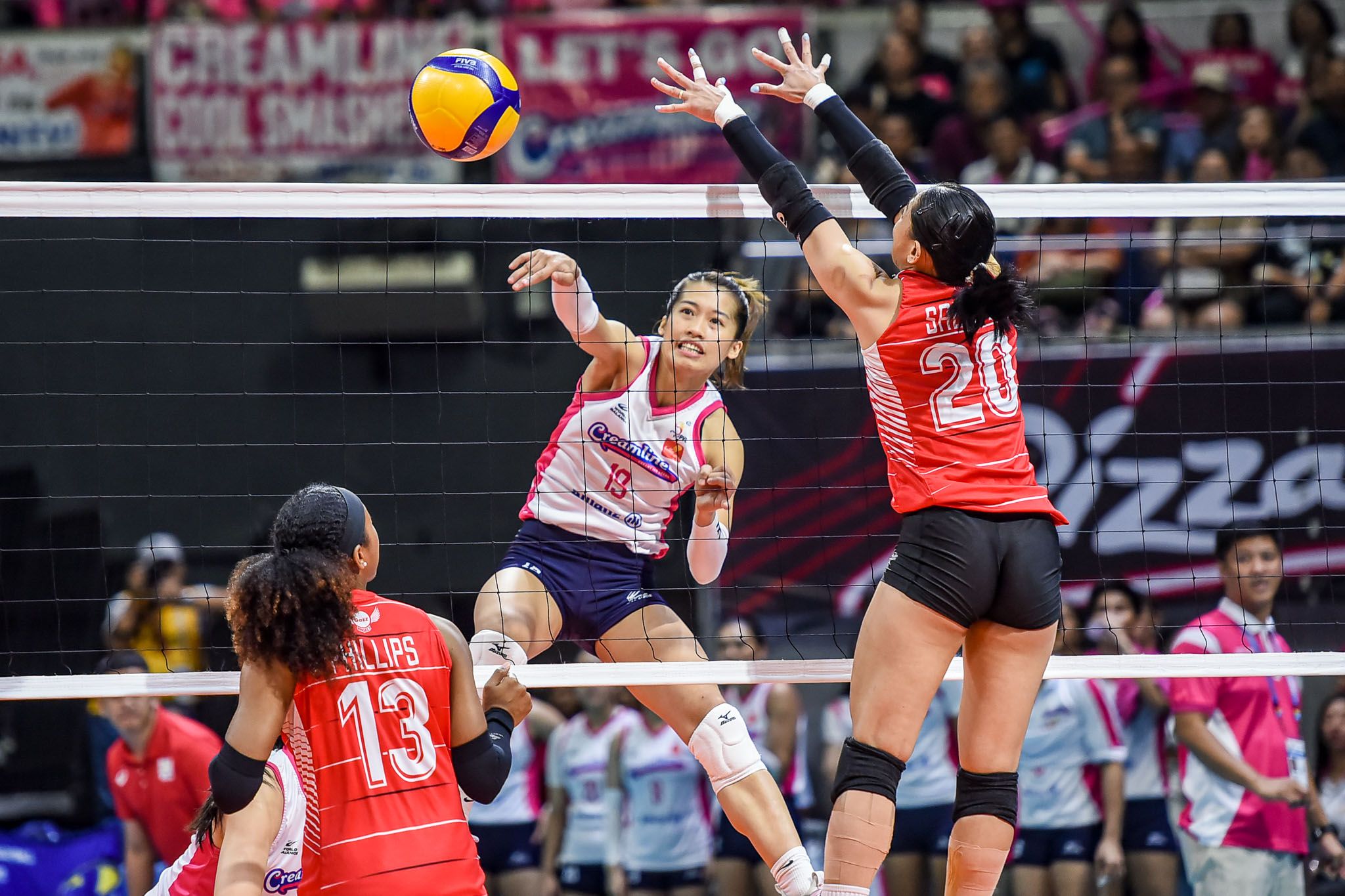 Creamline Cool Smashers Triumph Over Petro Gazz Angels, Set Stage for PVL Championship Decider