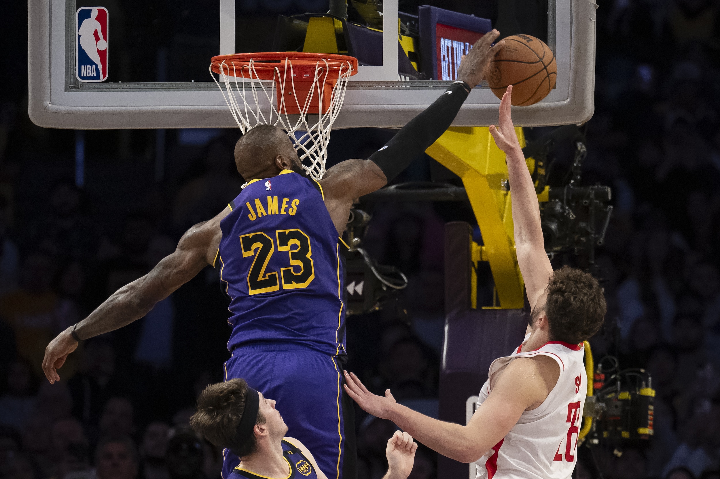 Lakers' Bench Brigade Leads Charge to Stun Rockets in Crucial NBA Clash