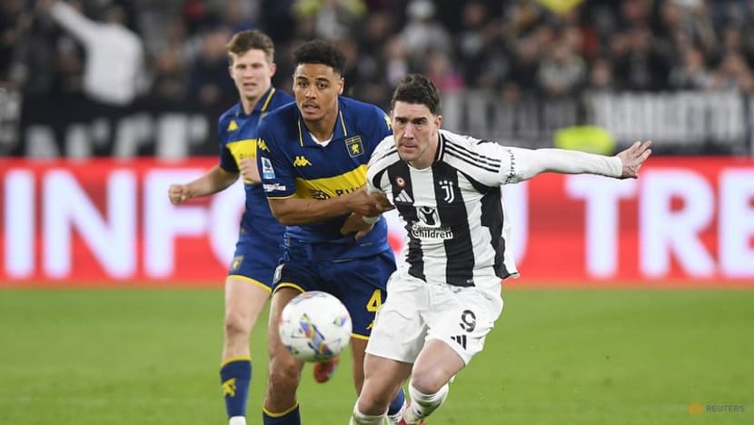 Vlahovic's Crucial Goal Boosts Juventus in Champions League Race