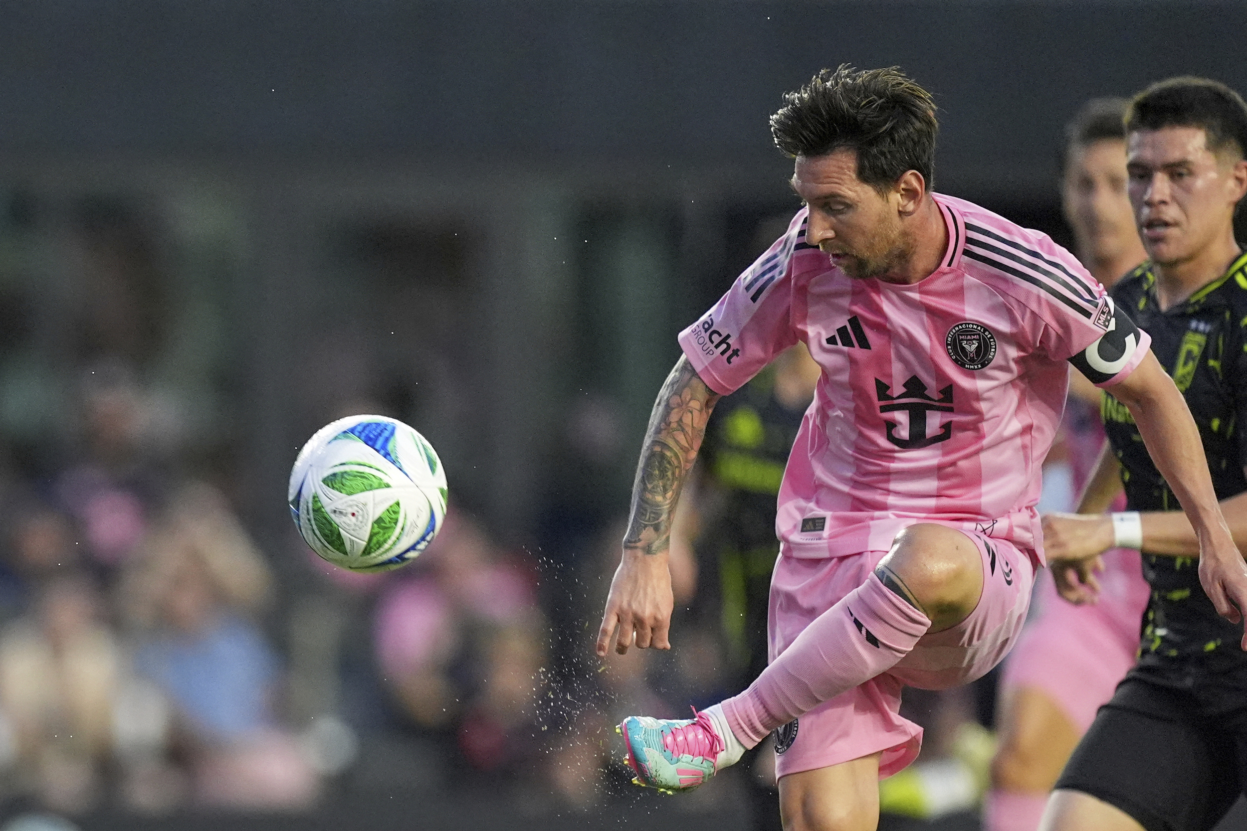 Lionel Messi's Masterclass Propels Inter Miami to Dominant 5-1 Victory Over Columbus Crew