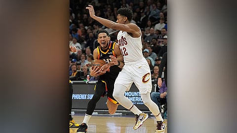 Suns burn East-leading Cavs