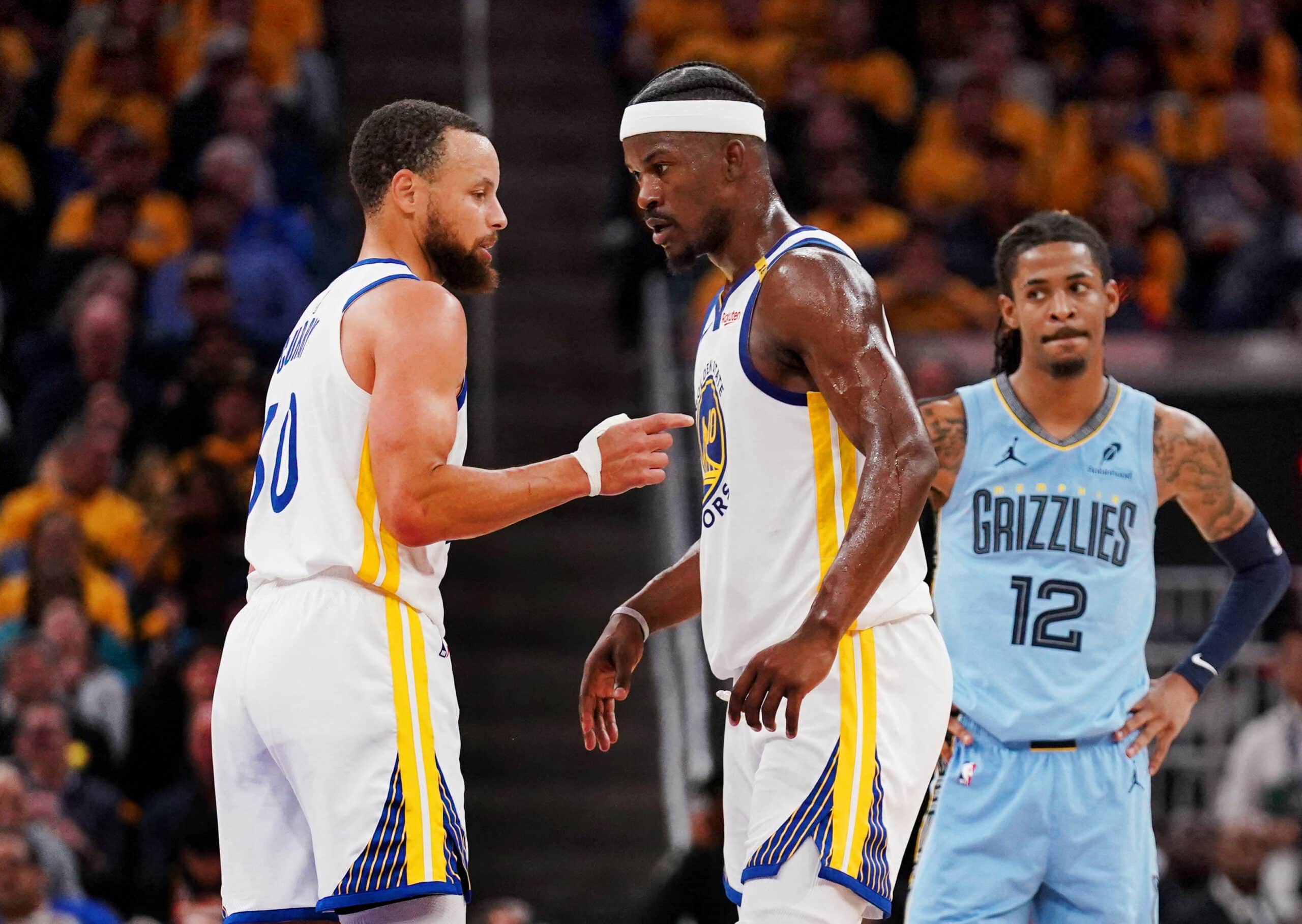 Controversial Officiating Blunders Impact Warriors' Narrow Victory Over Grizzlies