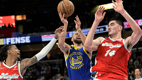 Stephen Curry's 52-Point Explosion Propels Warriors to Victory Over Grizzlies