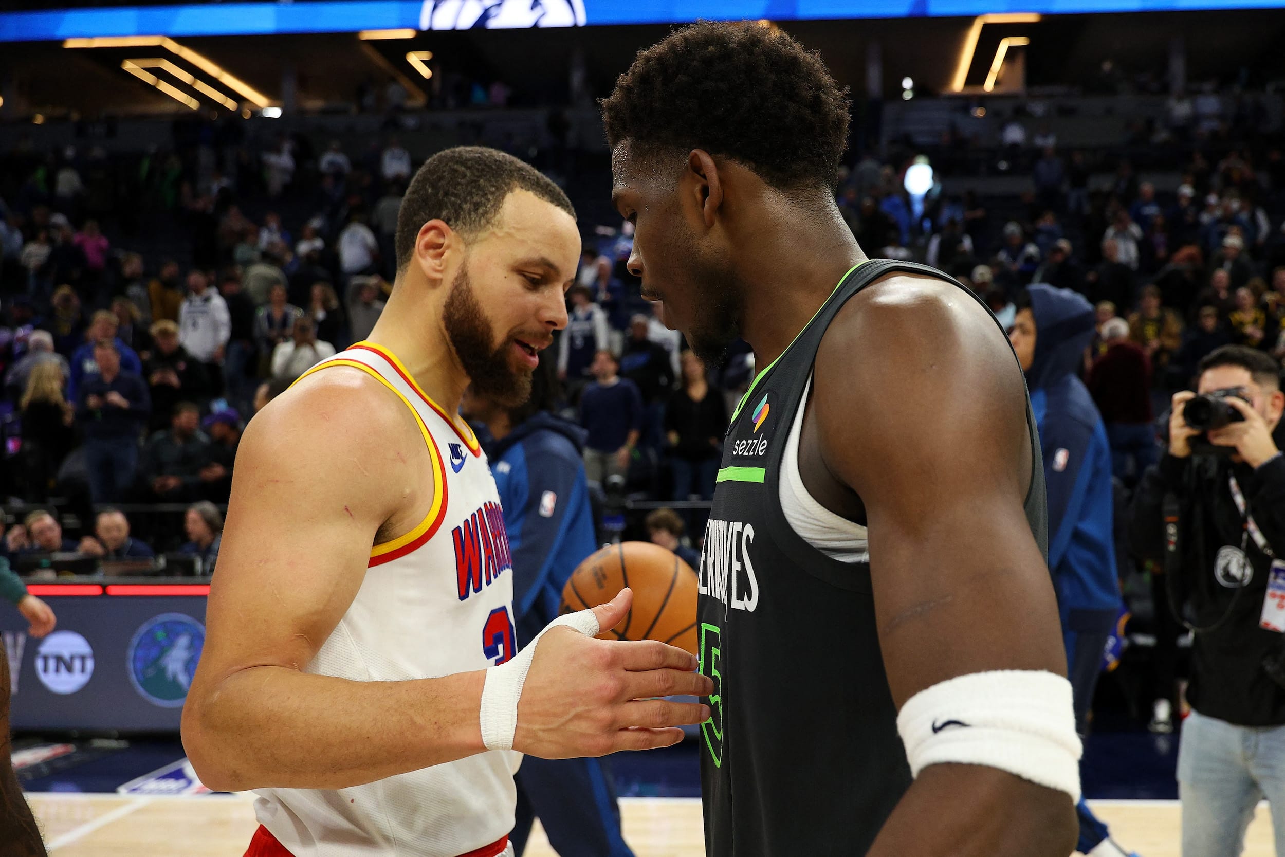 Underdog Clash: Timberwolves and Warriors Battle for Western Conference Finals Spot