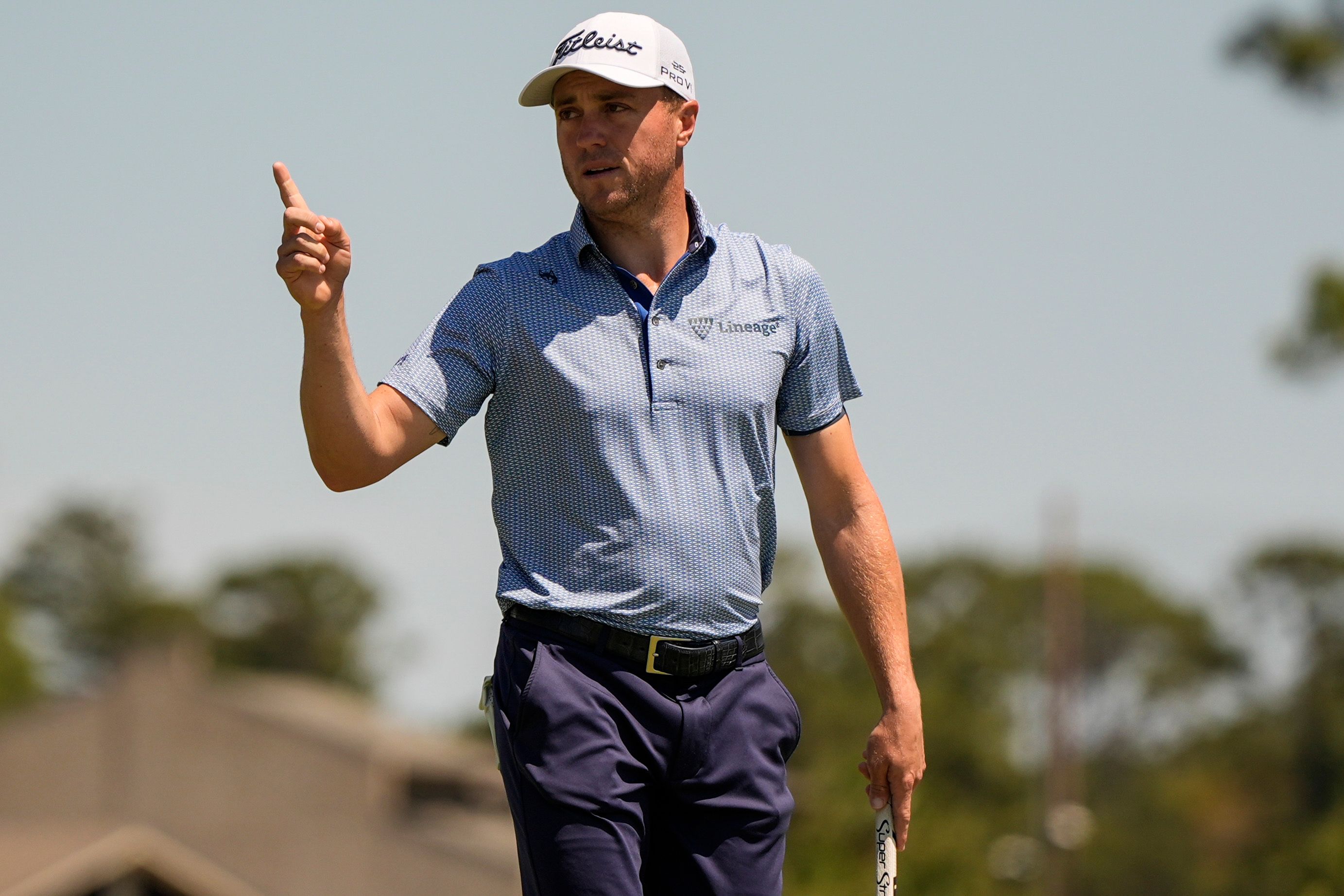Justin Thomas Dominates with Record-Tying 61 at RBC Heritage