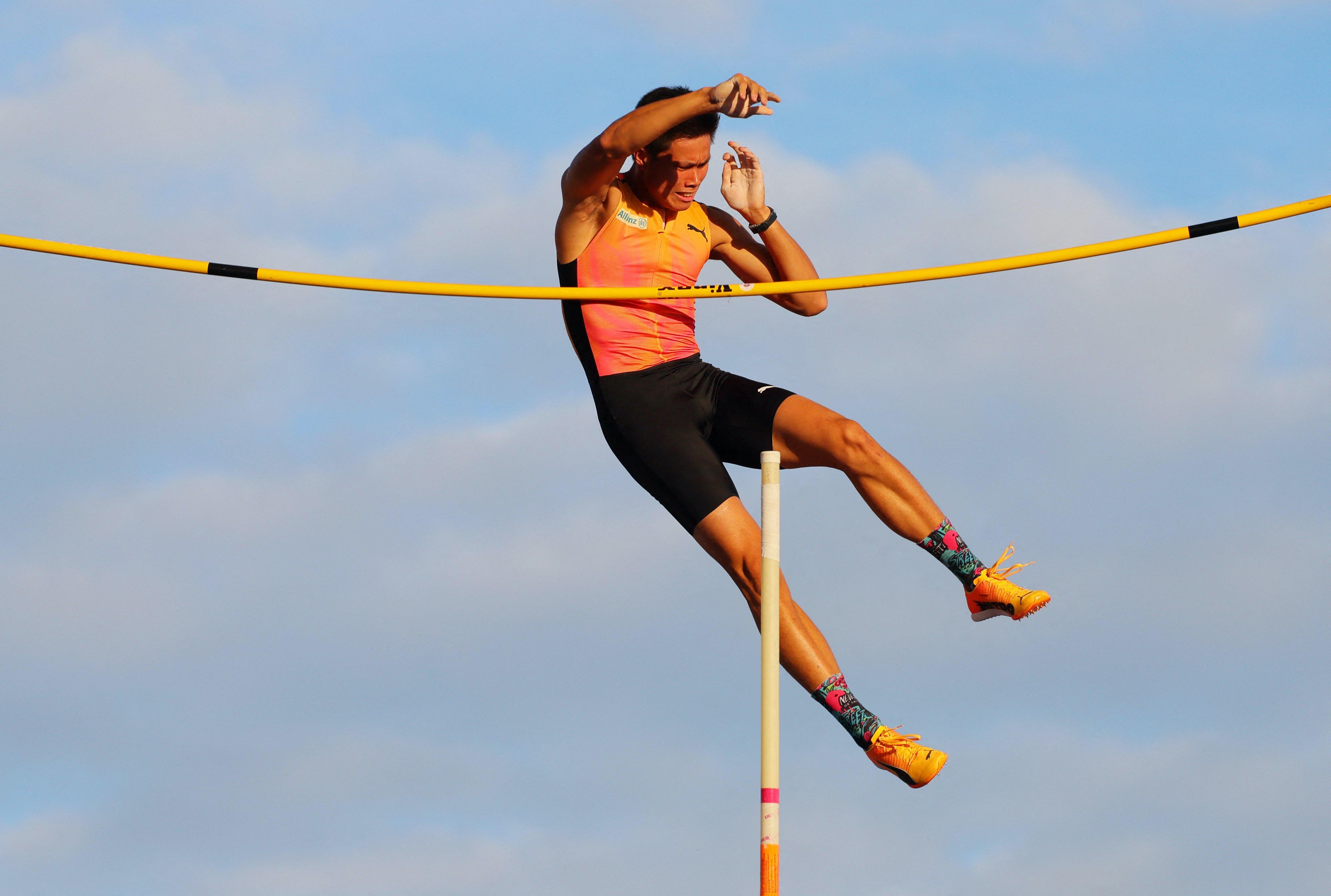 EJ Obiena's Fifth-Place Finish at Shanghai Diamond League Highlights Competitive Pole Vaulting