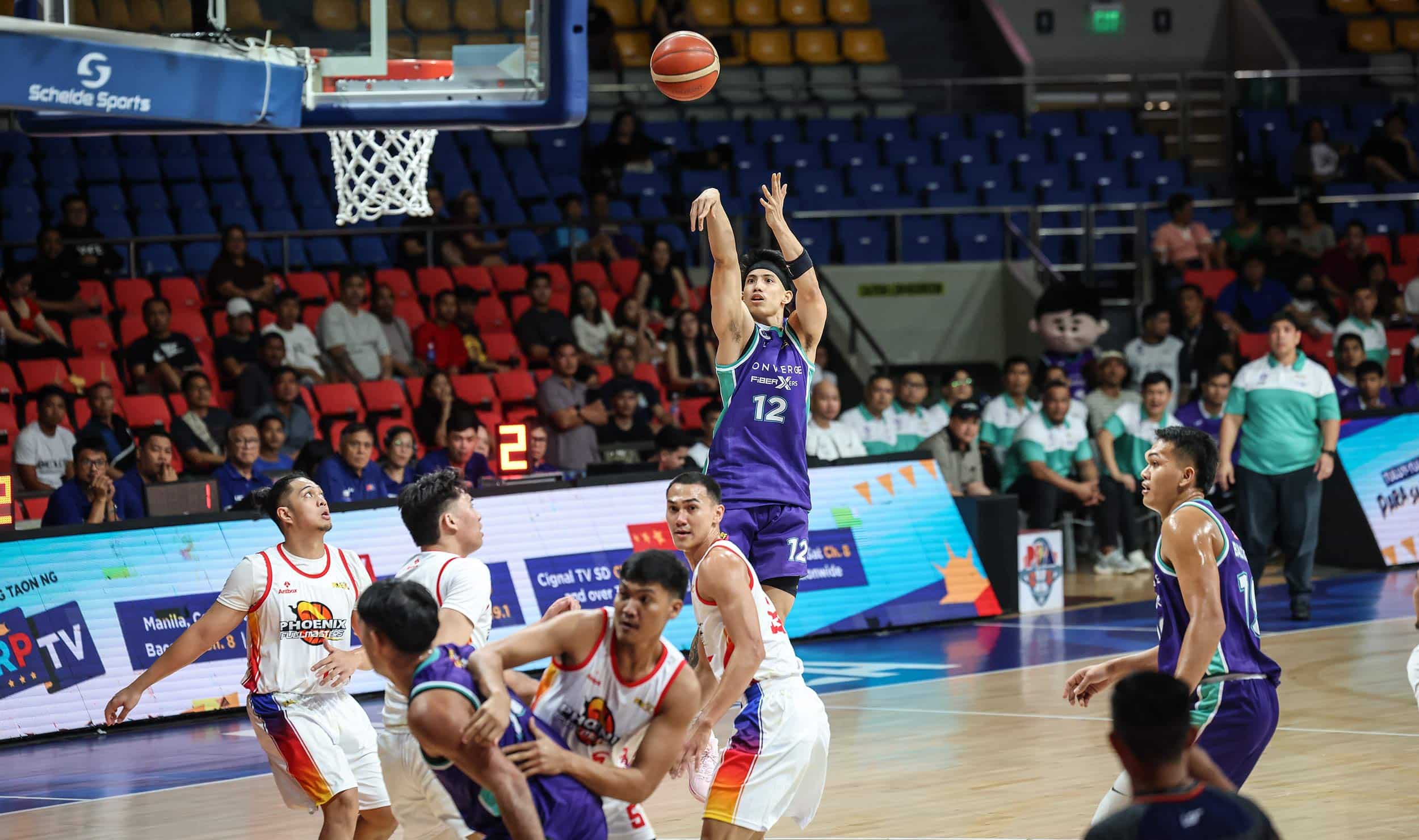 Converge FiberXers Triumph Over Phoenix, Snap Losing Streak in PBA Philippine Cup