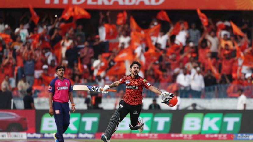 Hyderabad showcase batting might again in IPL victory