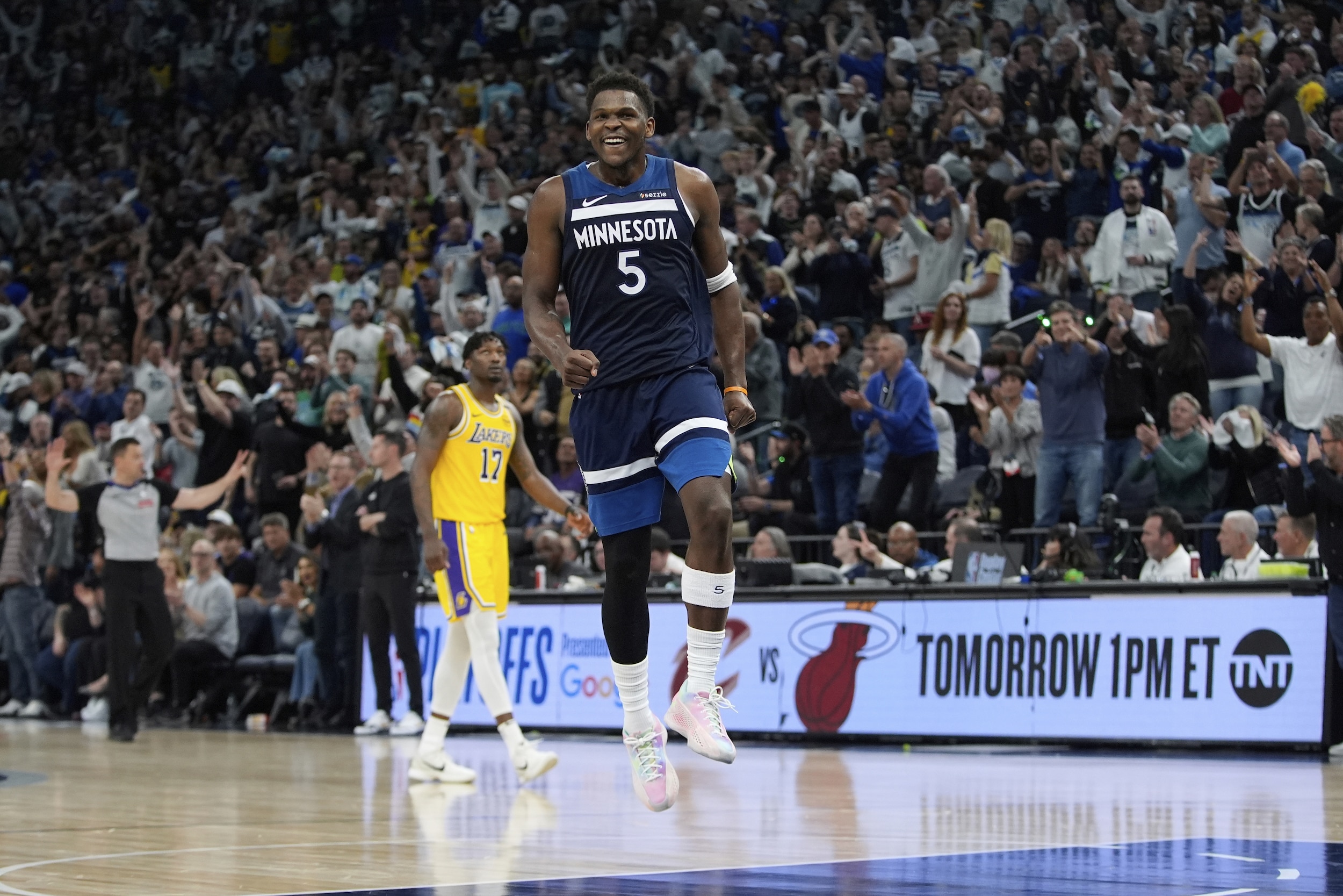 Timberwolves Surge Ahead with 2-1 Lead Over Lakers in NBA Playoffs