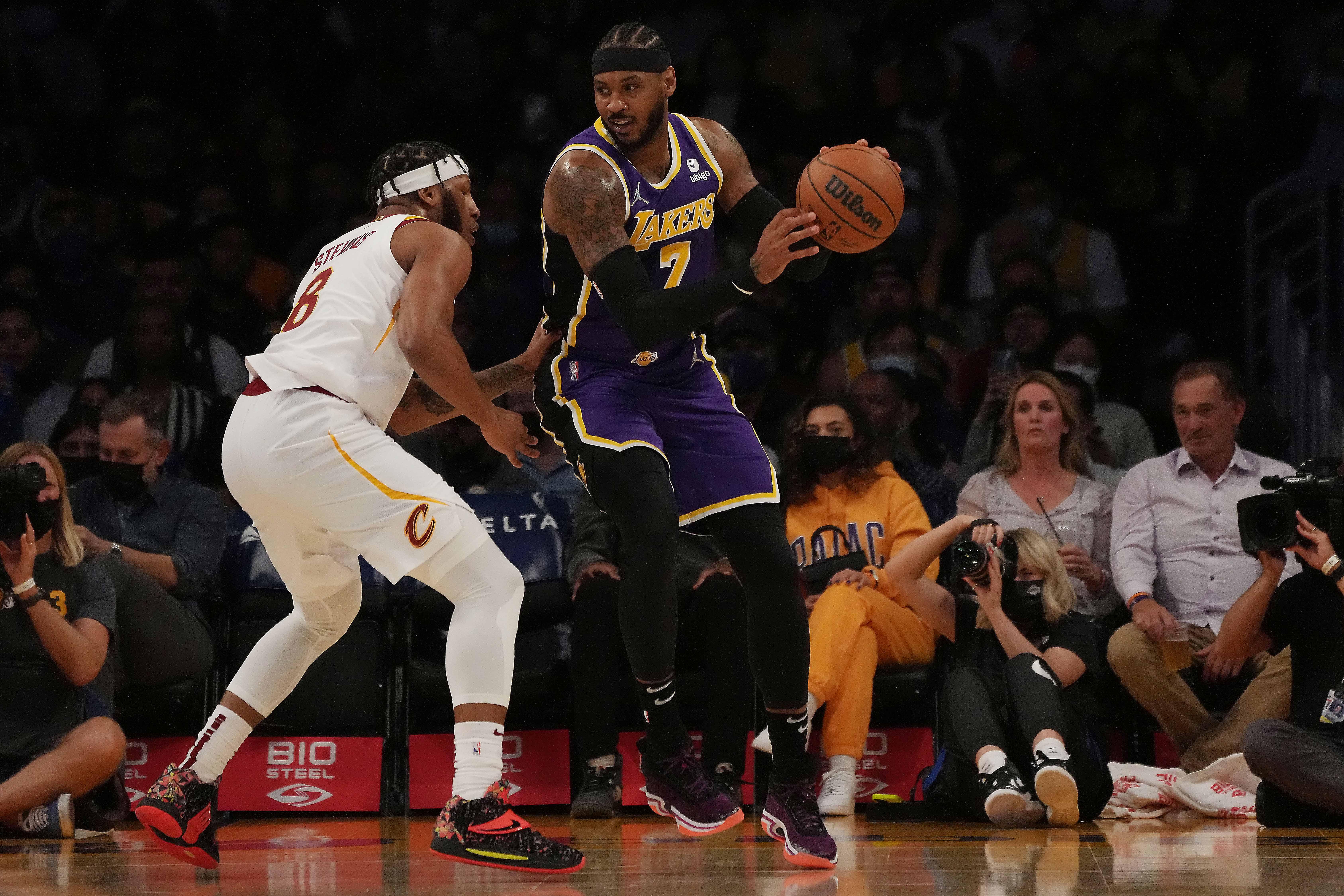 Basketball Legends Carmelo Anthony and Dwight Howard Lead Stellar 2025 Hall of Fame Class