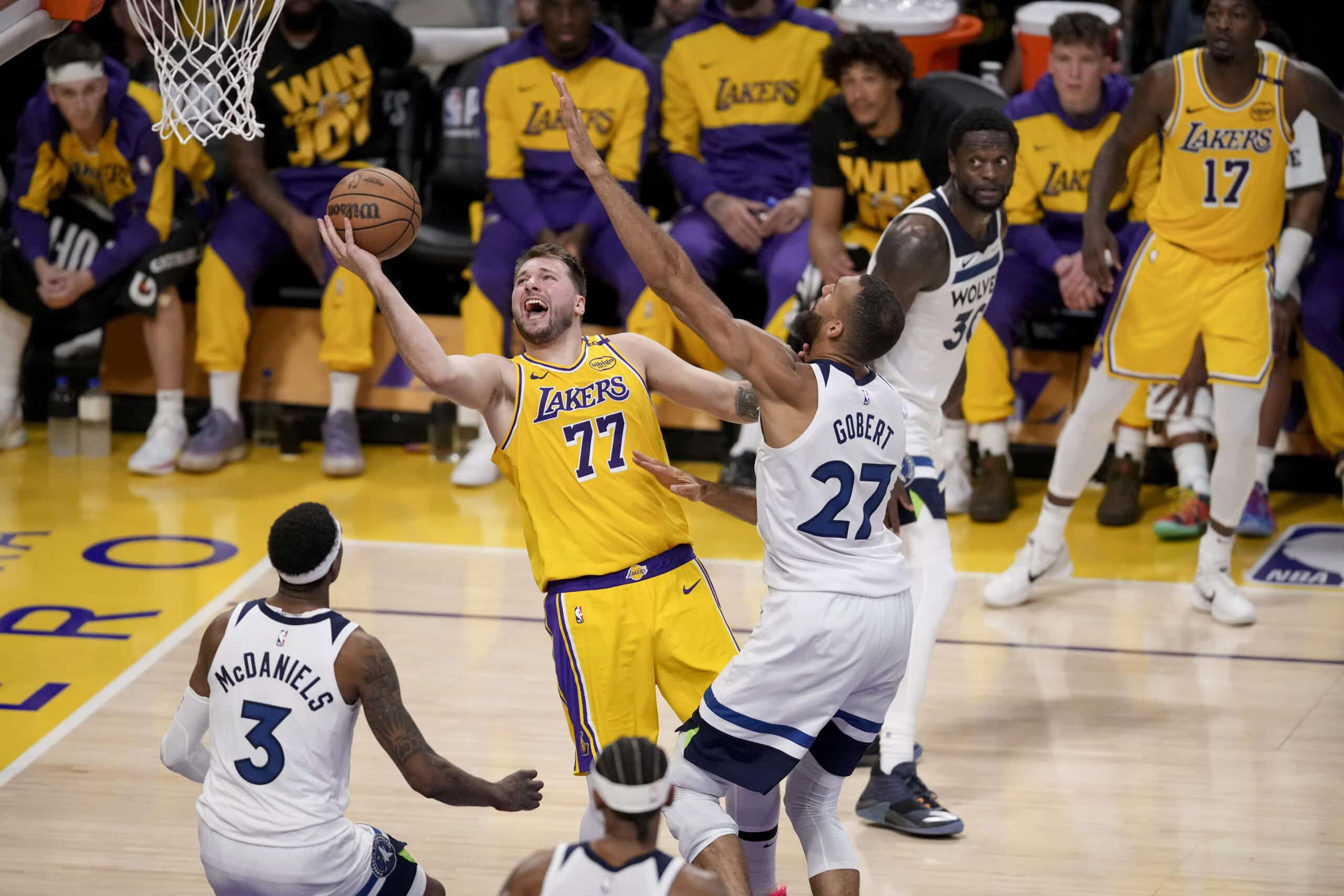 Lakers and Timberwolves Brace for Crucial Game 3 Showdown in NBA Playoffs