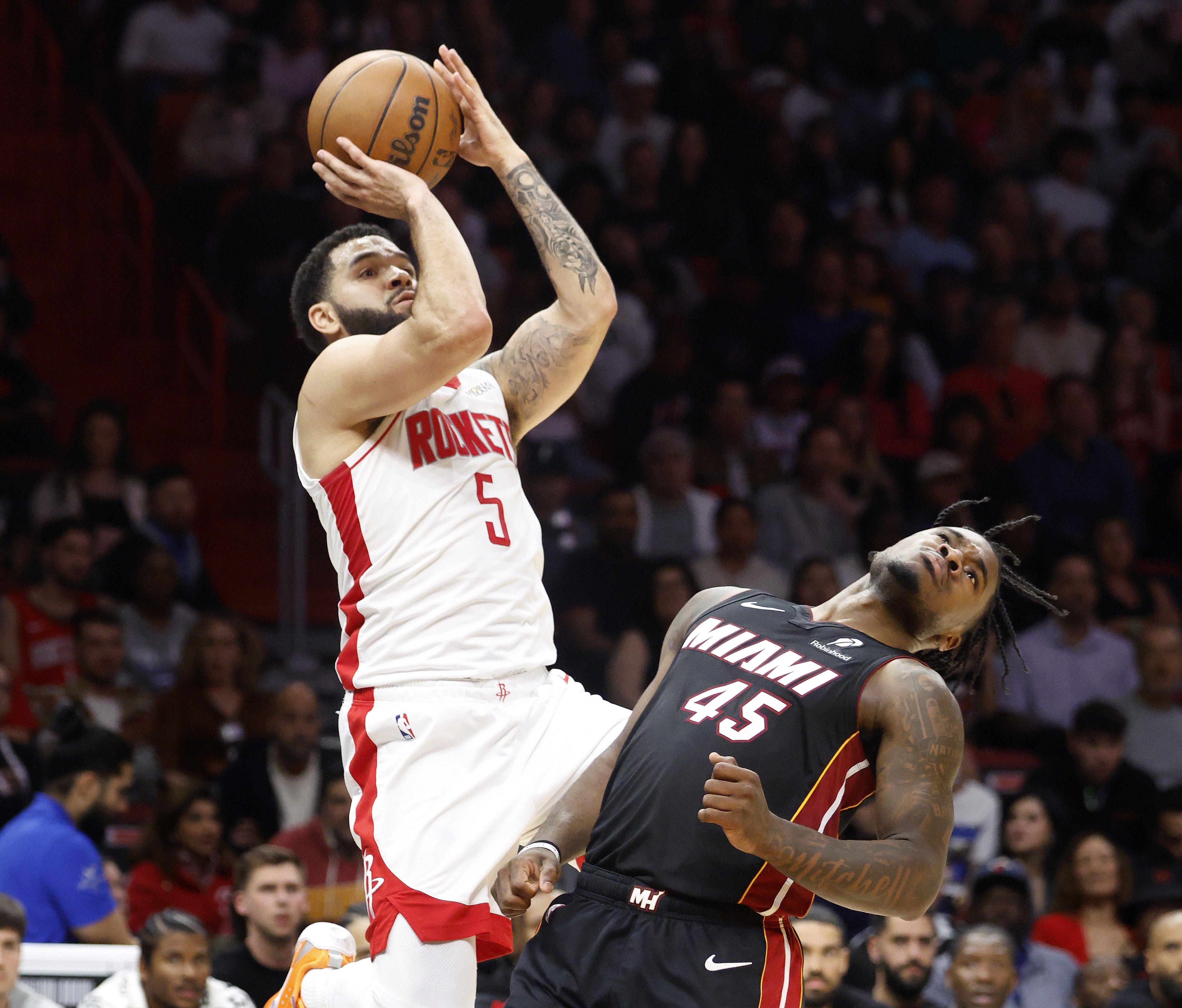 VanVleet catches fire as surging Rockets turn back sliding Heat