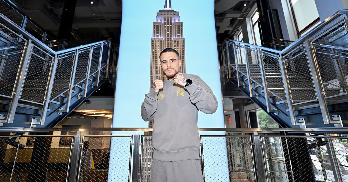 Kambosos Brushes Off Hitchins' Trash Talk, Eyes Two-Time World Champion Title