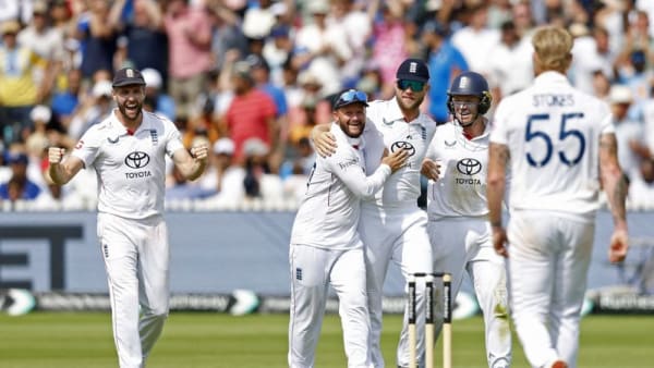 Crawley and Duckett Stage Remarkable Comeback for England Following Pant's Gritty Performance at Old Trafford